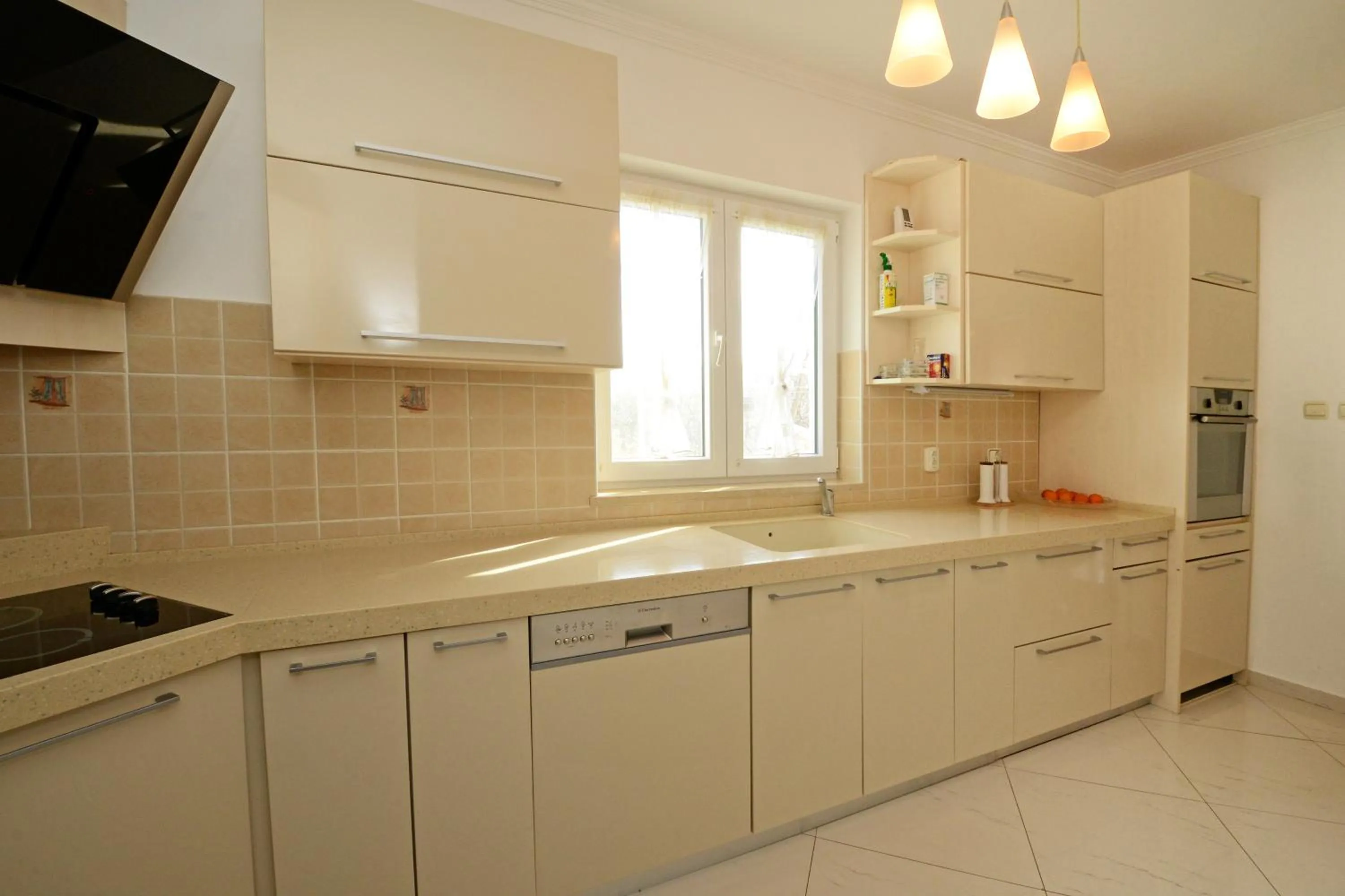 Kitchen or kitchenette in Villa Zare