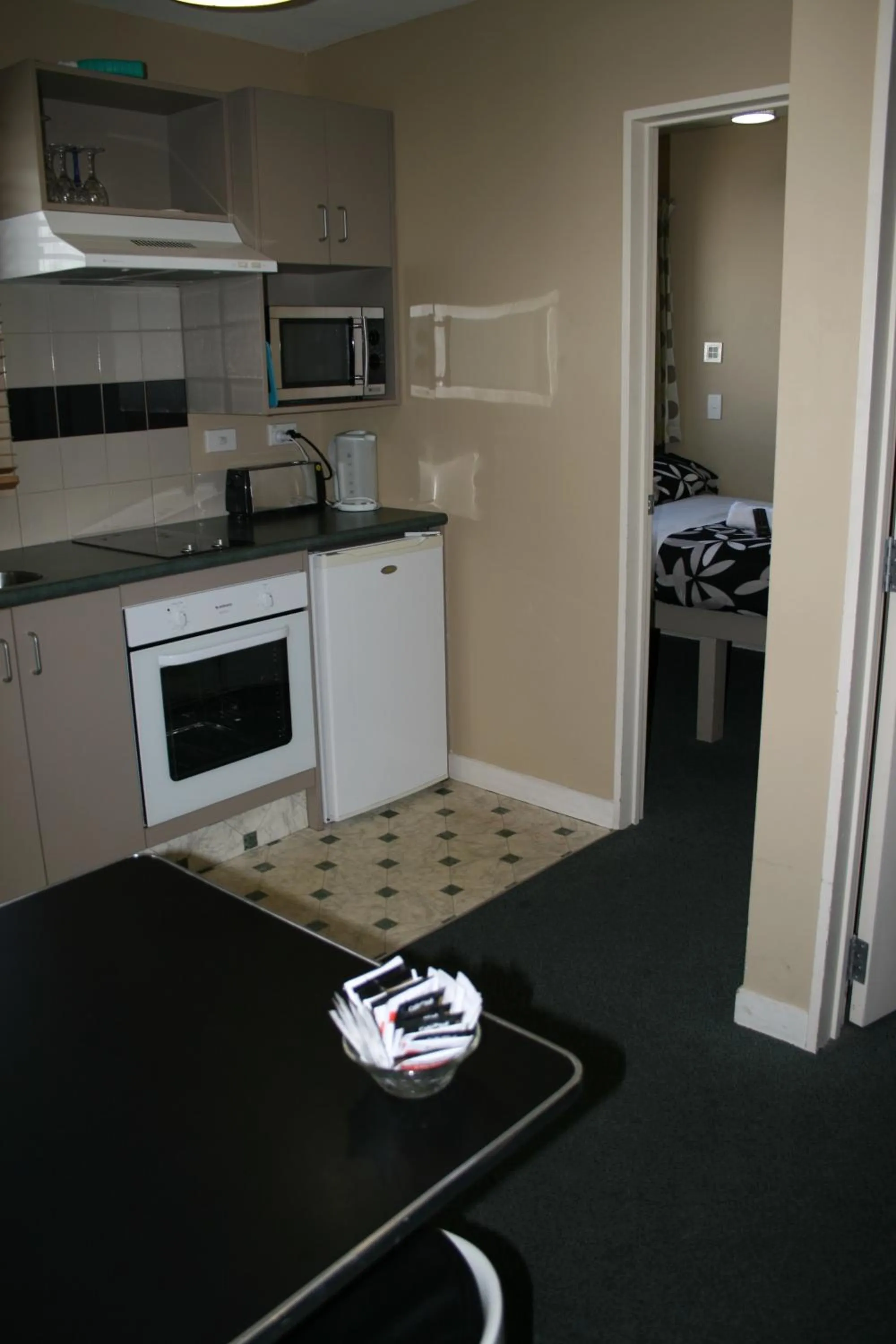 Kitchen or kitchenette in Astray Motel