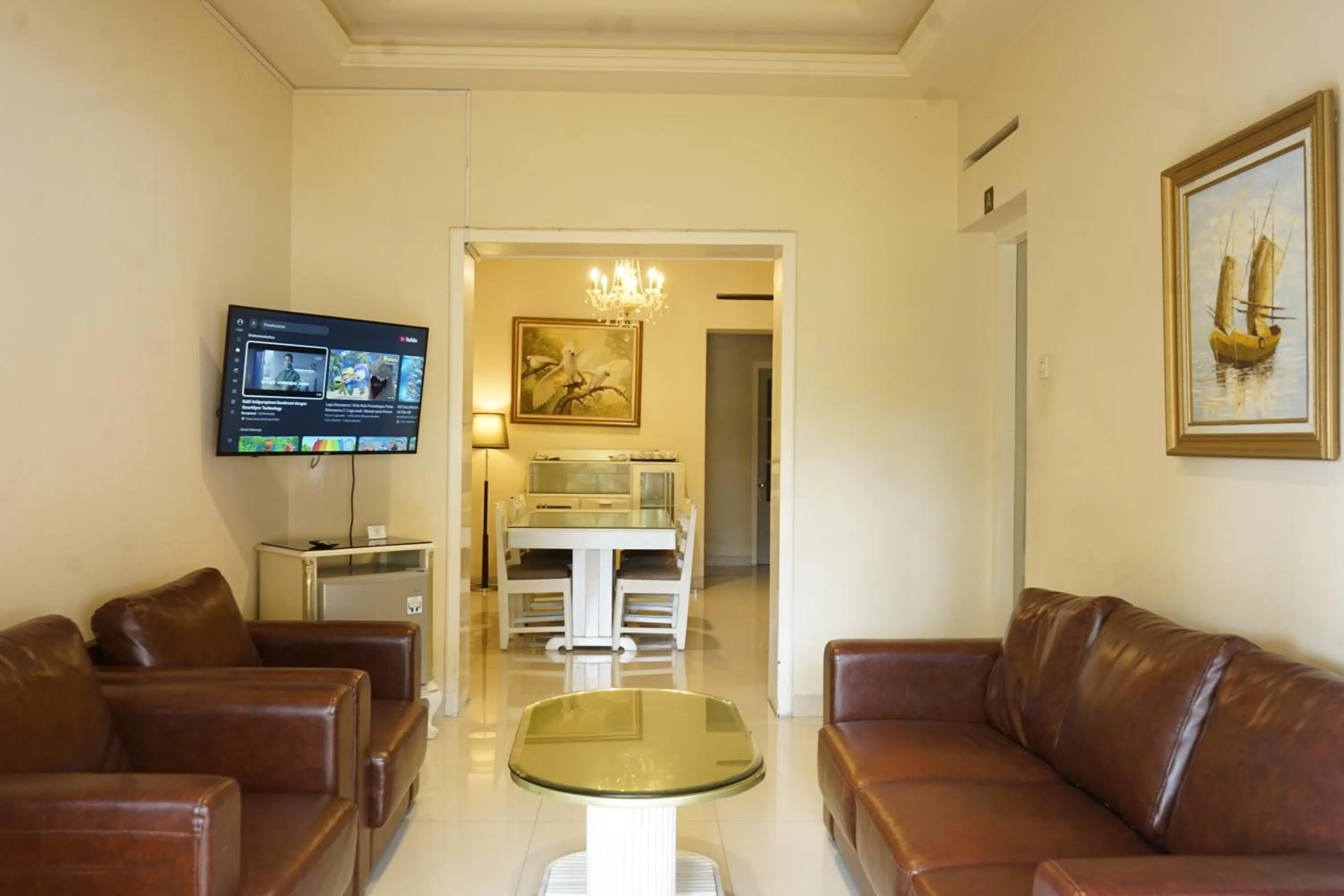 Living room in Hotel Indah Palace Tawangmangu