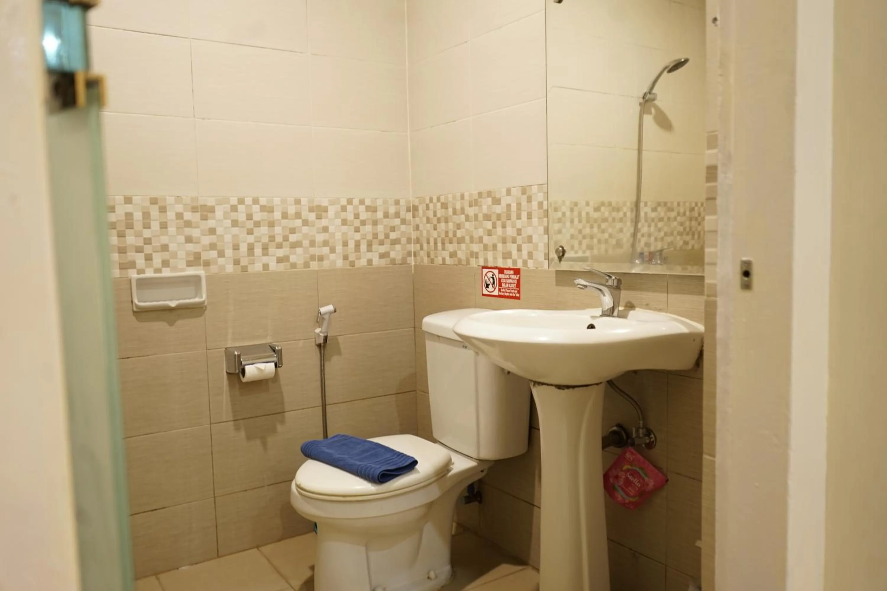 Bathroom in Hotel Indah Palace Tawangmangu