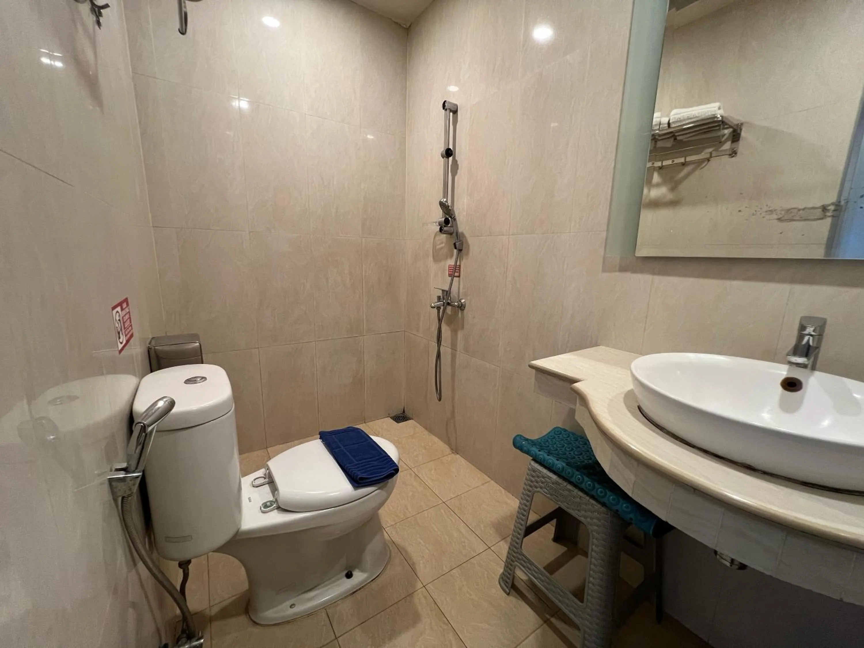 Bathroom in Hotel Indah Palace Tawangmangu