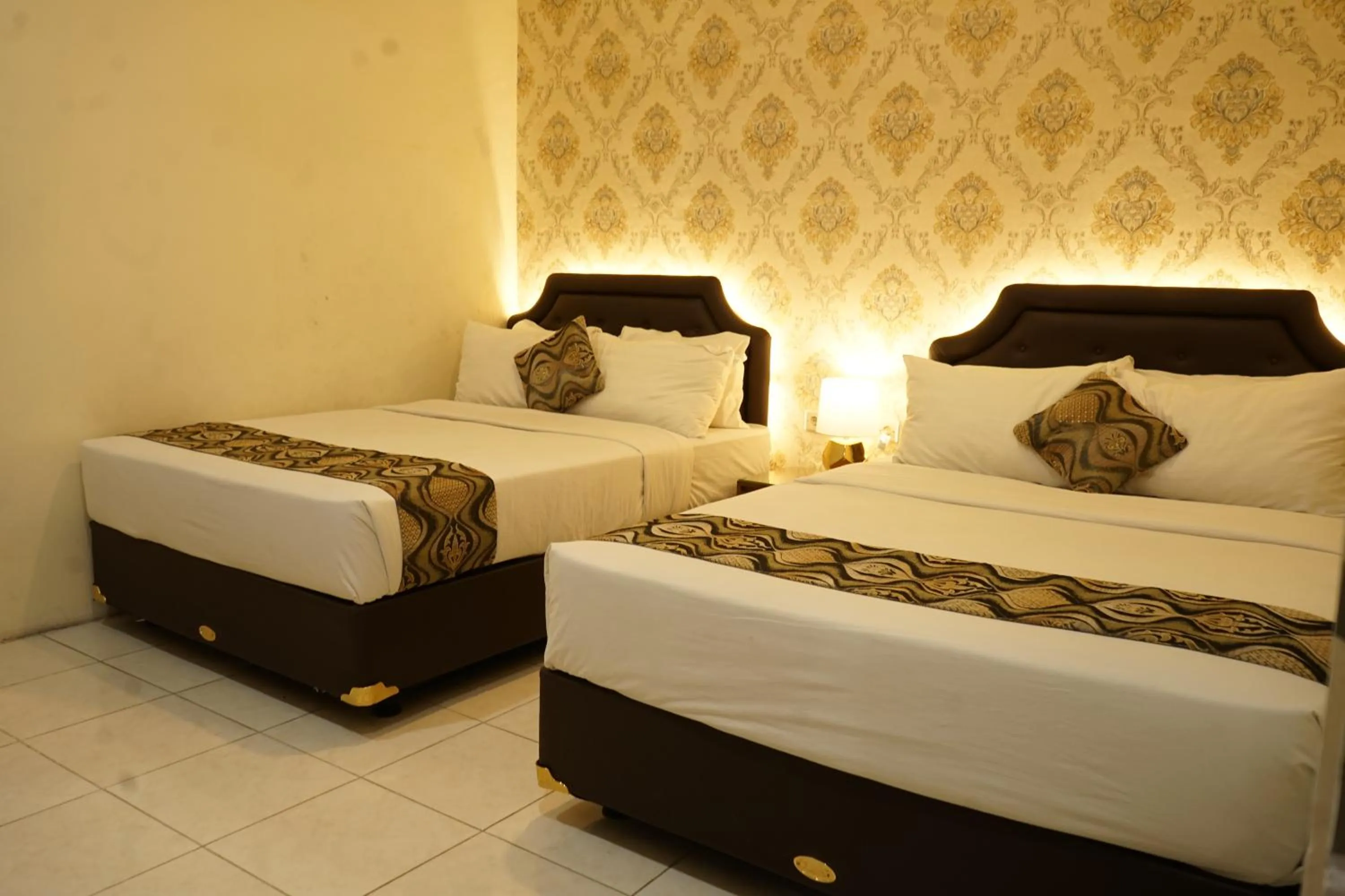 Bedroom, Bed in Hotel Indah Palace Tawangmangu