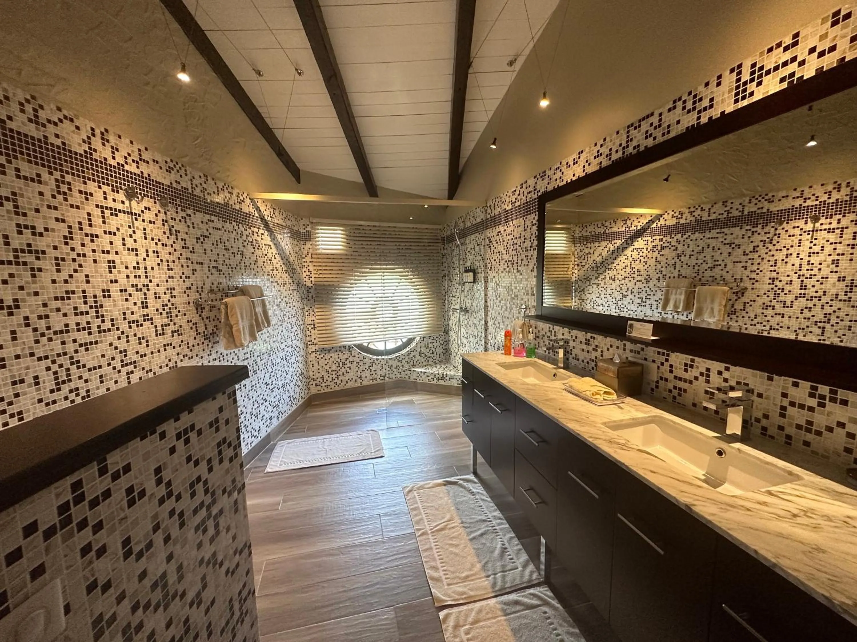 Bathroom in Secret Harbour Boutique Hotel and Marina