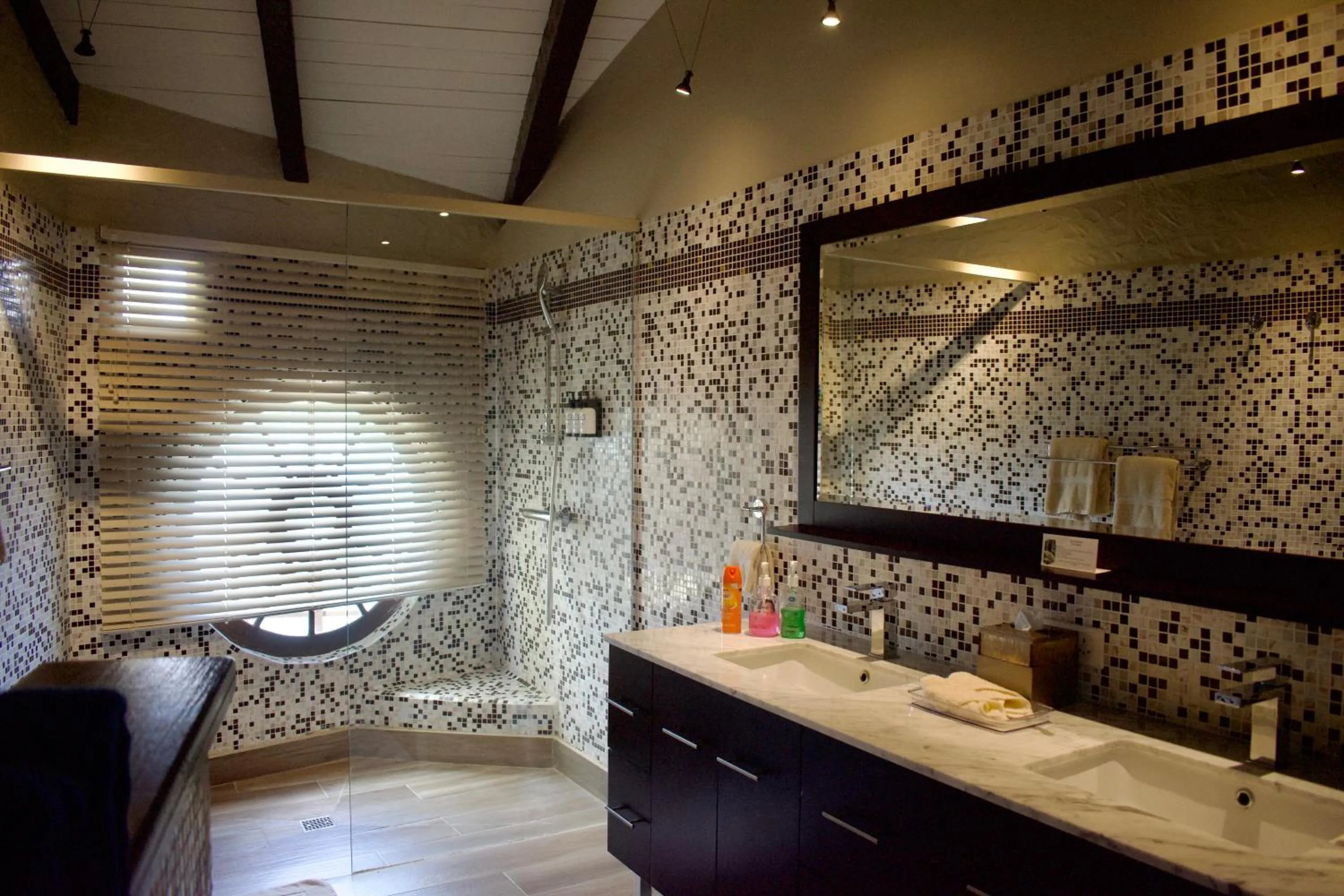 Bathroom in Secret Harbour Boutique Hotel and Marina