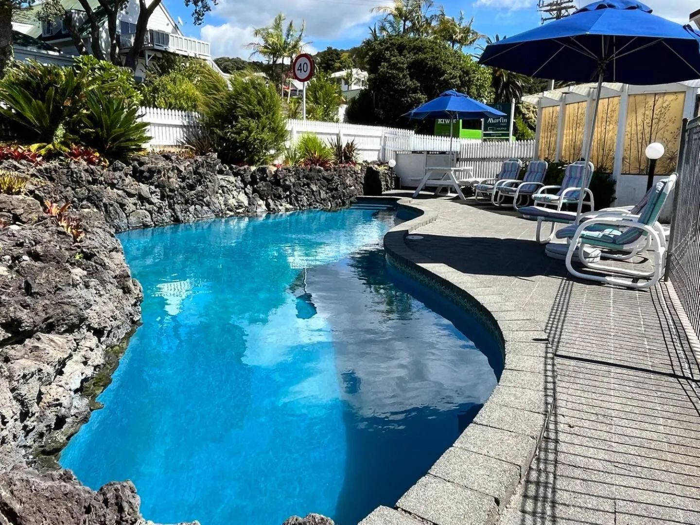 Swimming pool in Marlin Court Motel