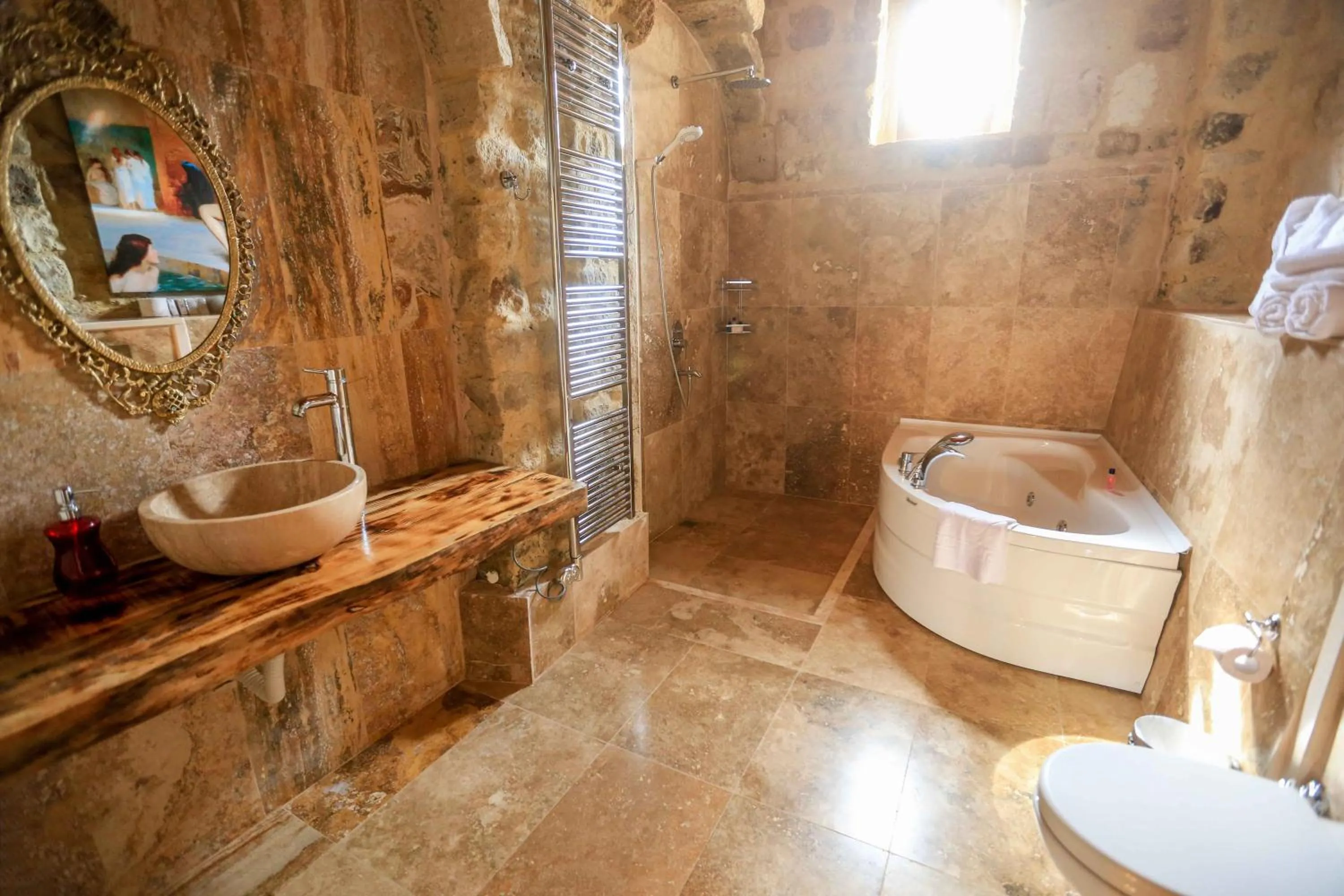 Bathroom in Abu Hayat Cave Suites