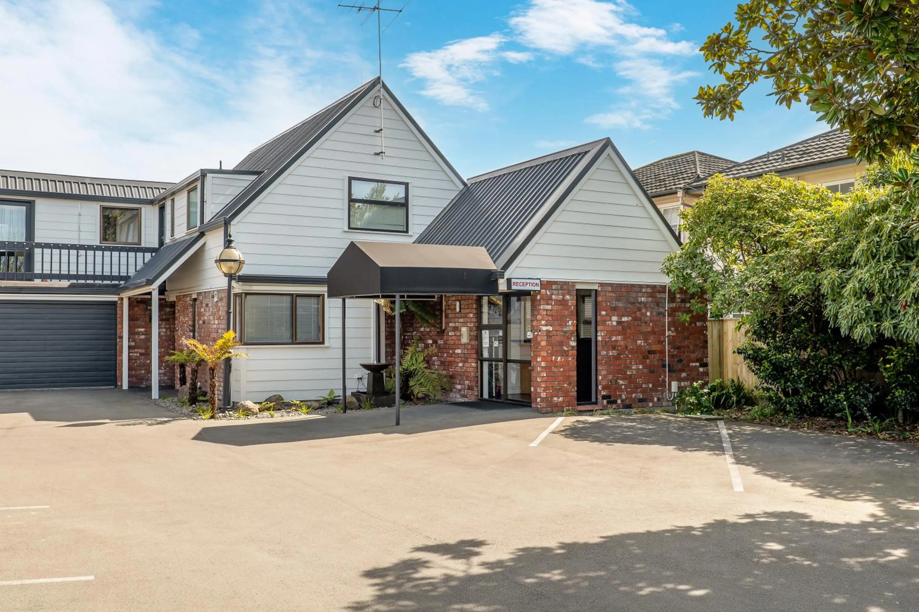 Property building in Ashford Motor Lodge