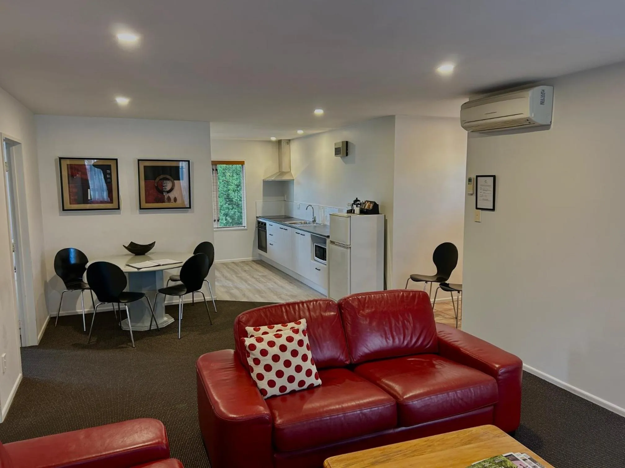 Living room in Casino Court Motor Lodge