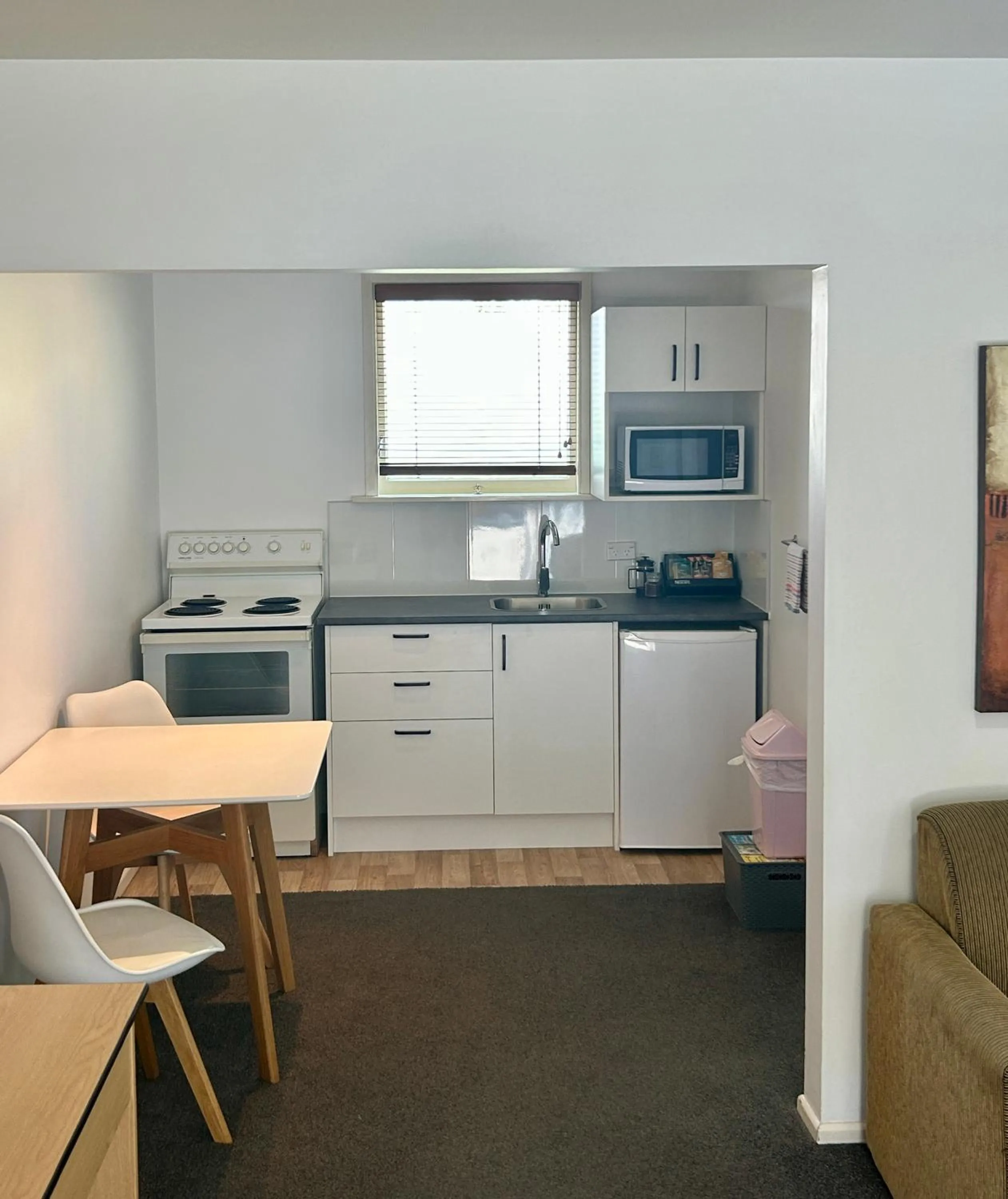 Kitchen or kitchenette in Casino Court Motor Lodge