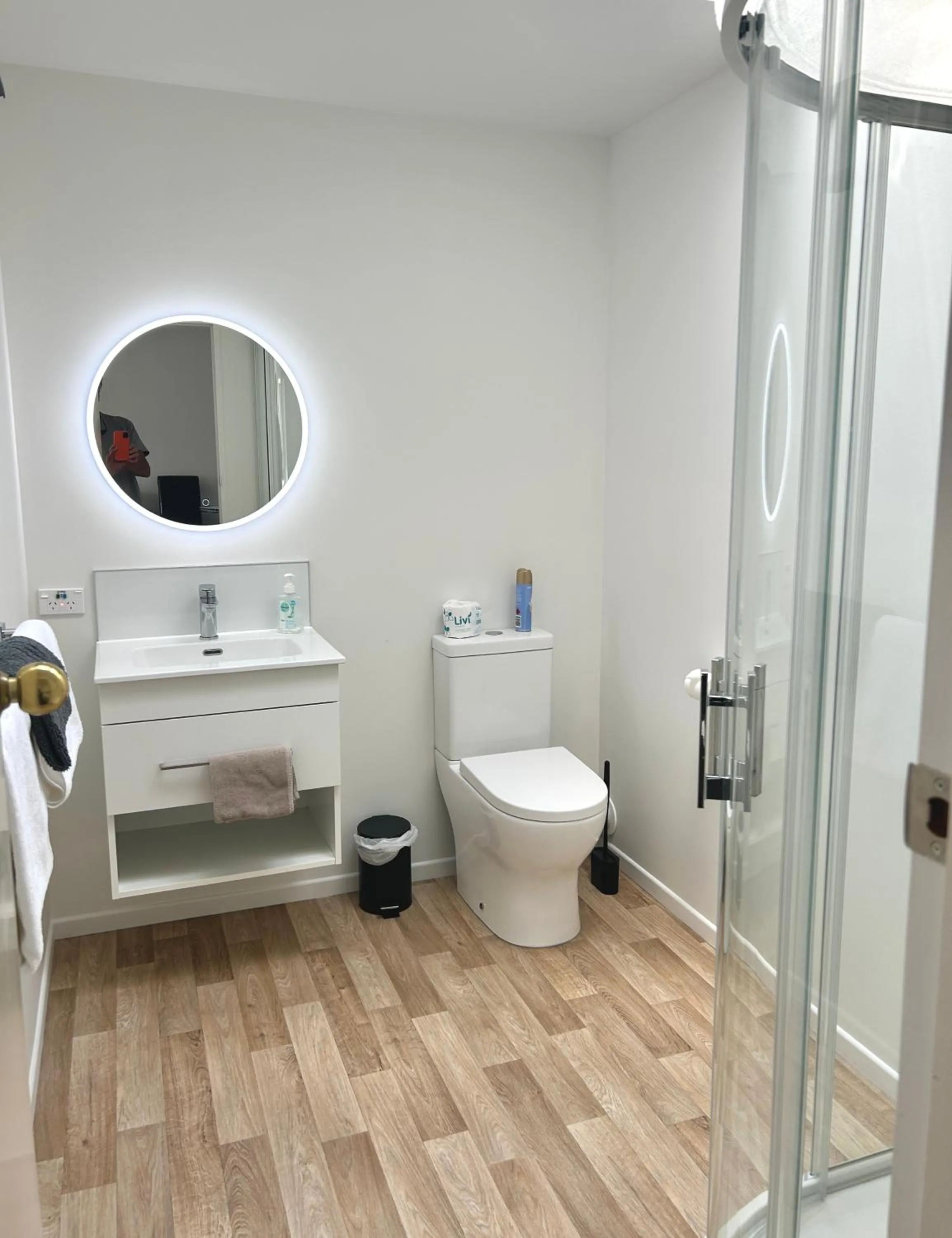 Bathroom in Casino Court Motor Lodge