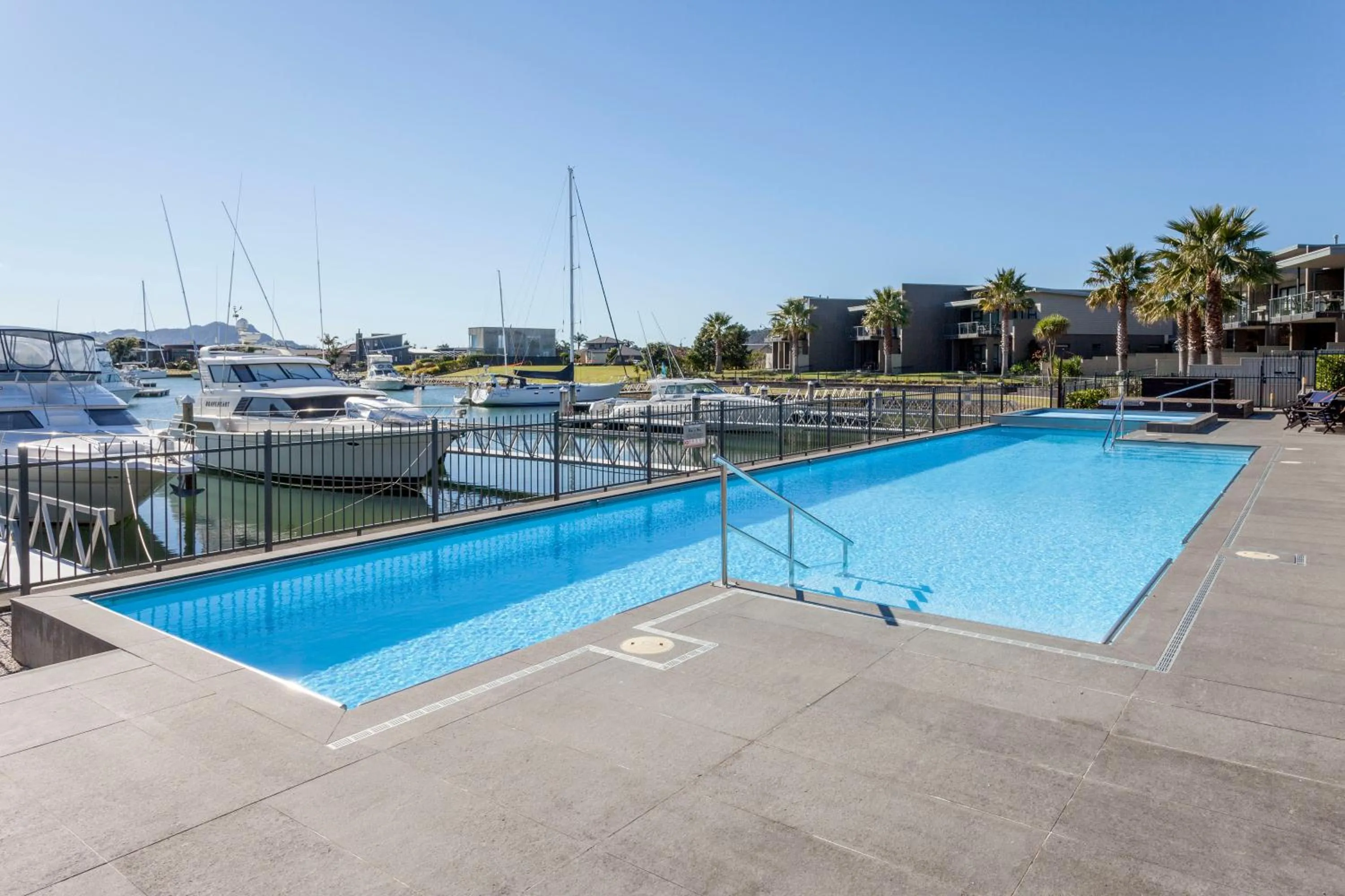 Swimming pool in Sovereign Pier On The Waterways