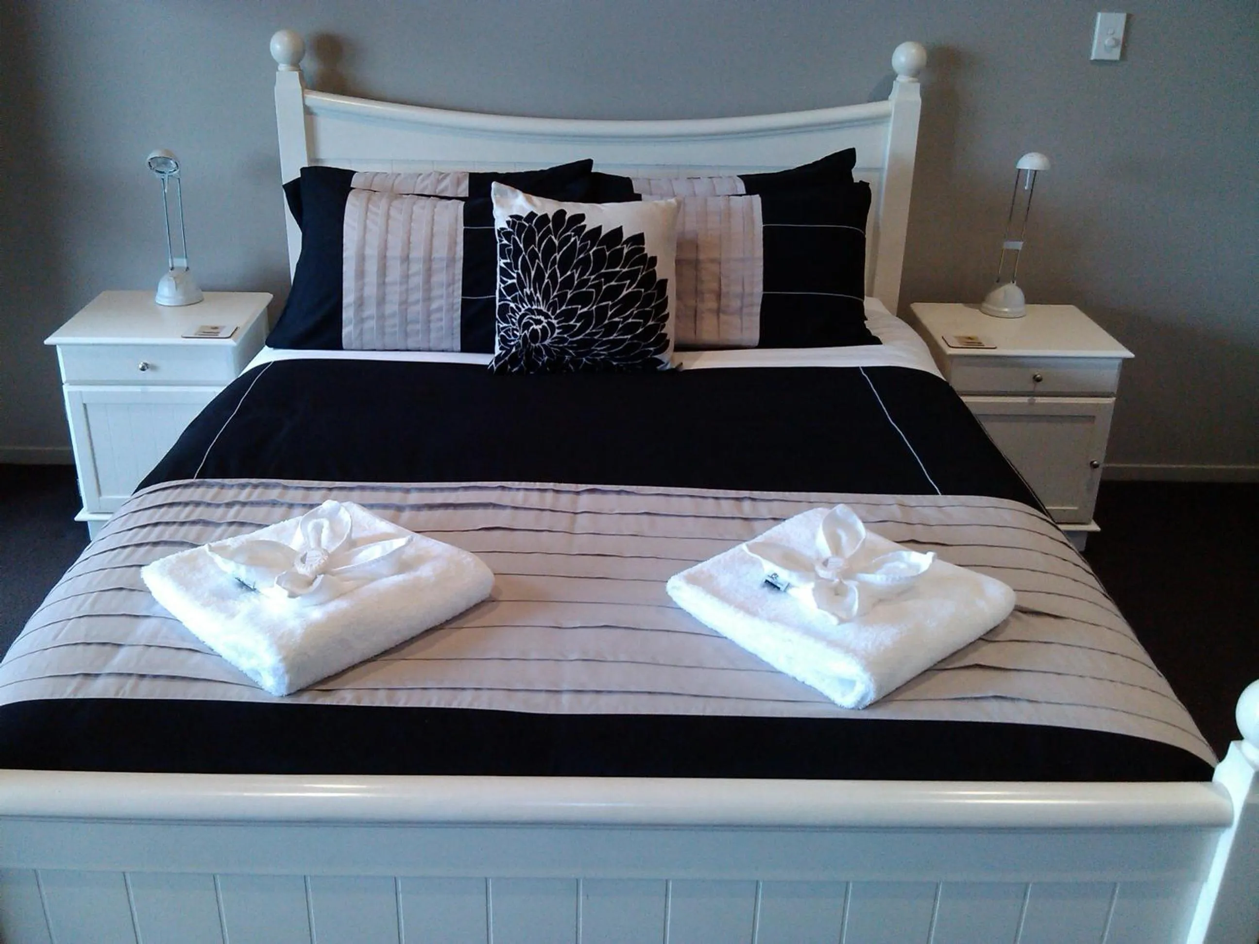 Bed in Sovereign Pier On The Waterways