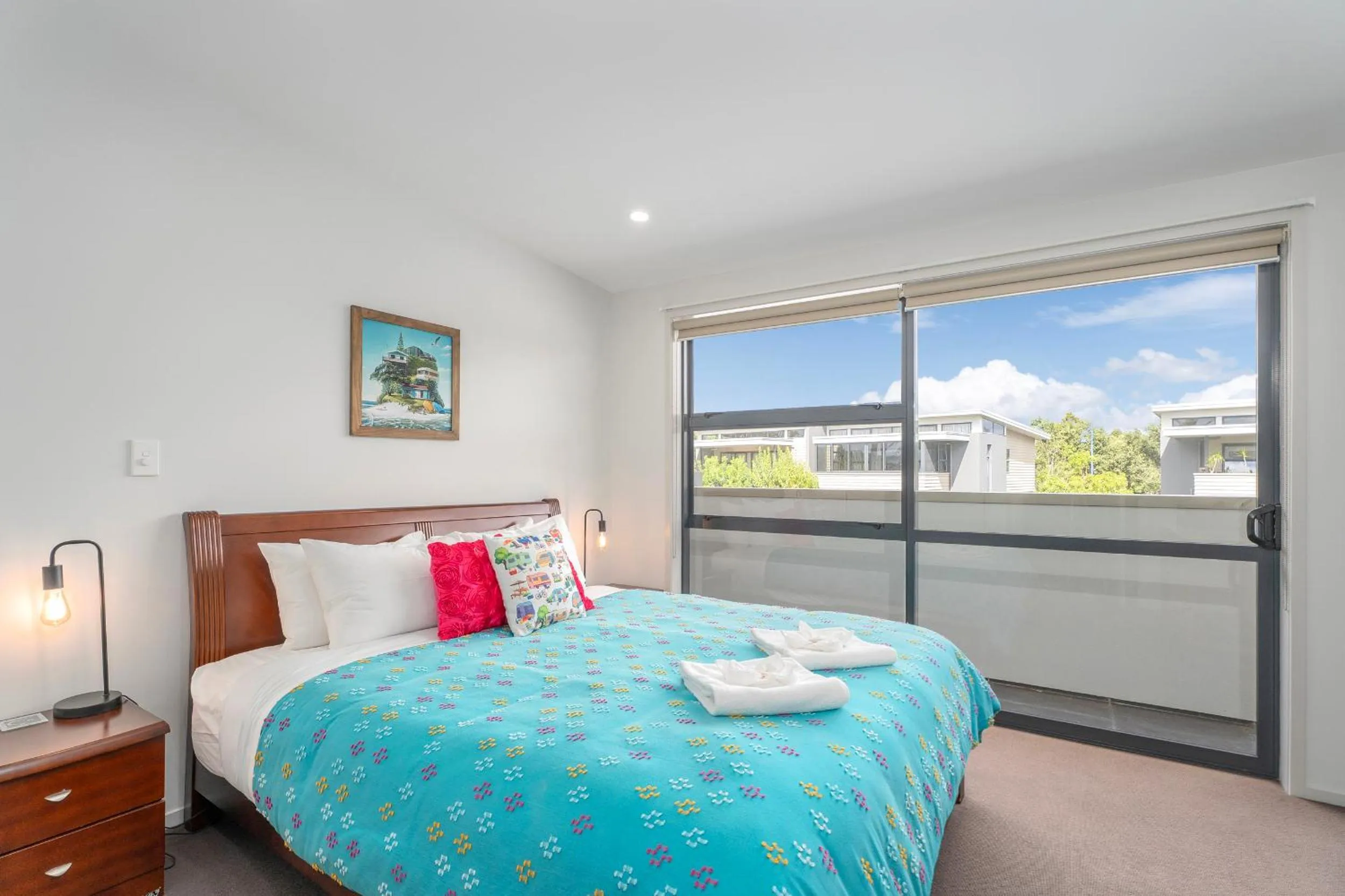 Bed in Sovereign Pier On The Waterways