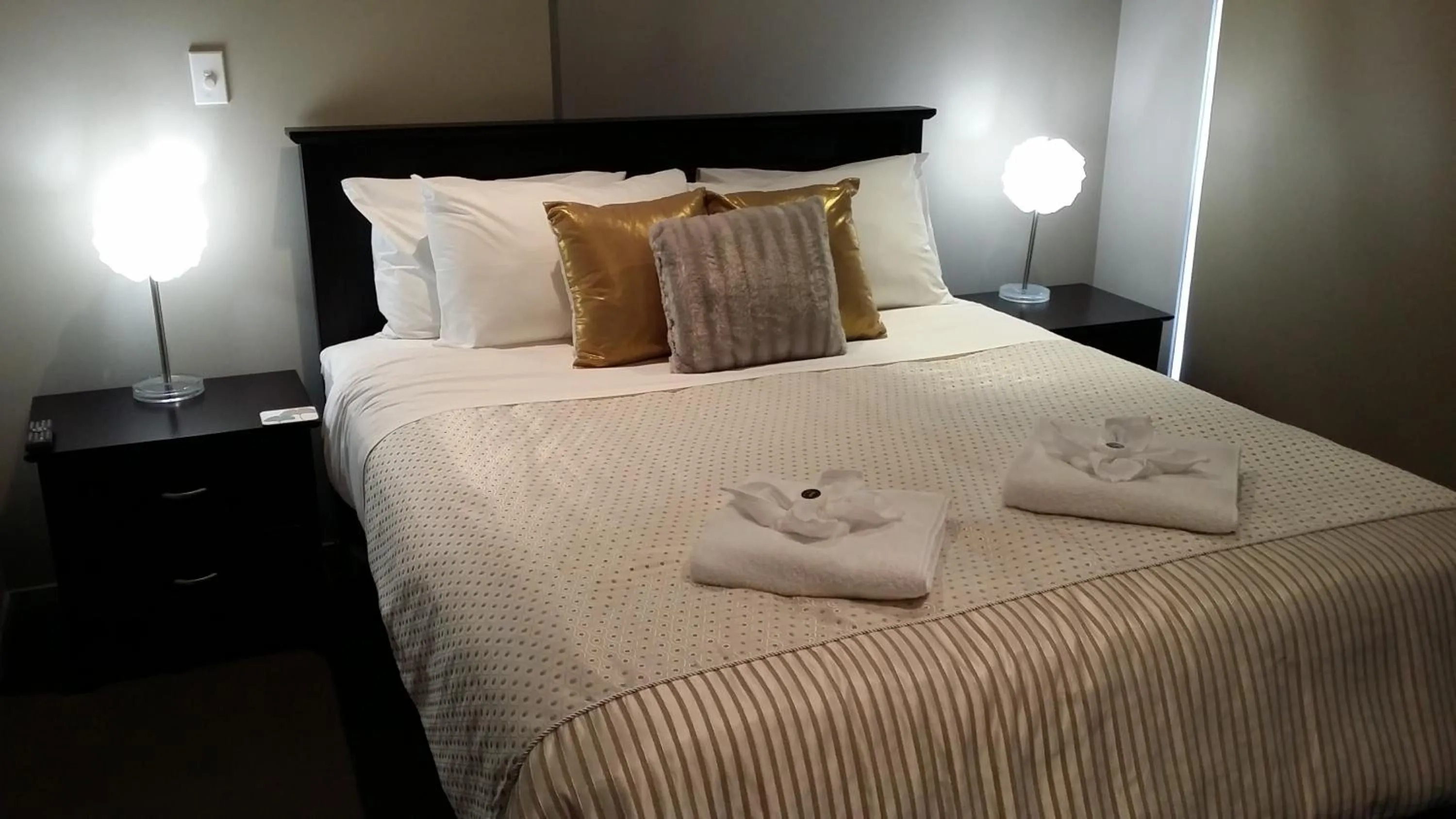 Bed in Sovereign Pier On The Waterways