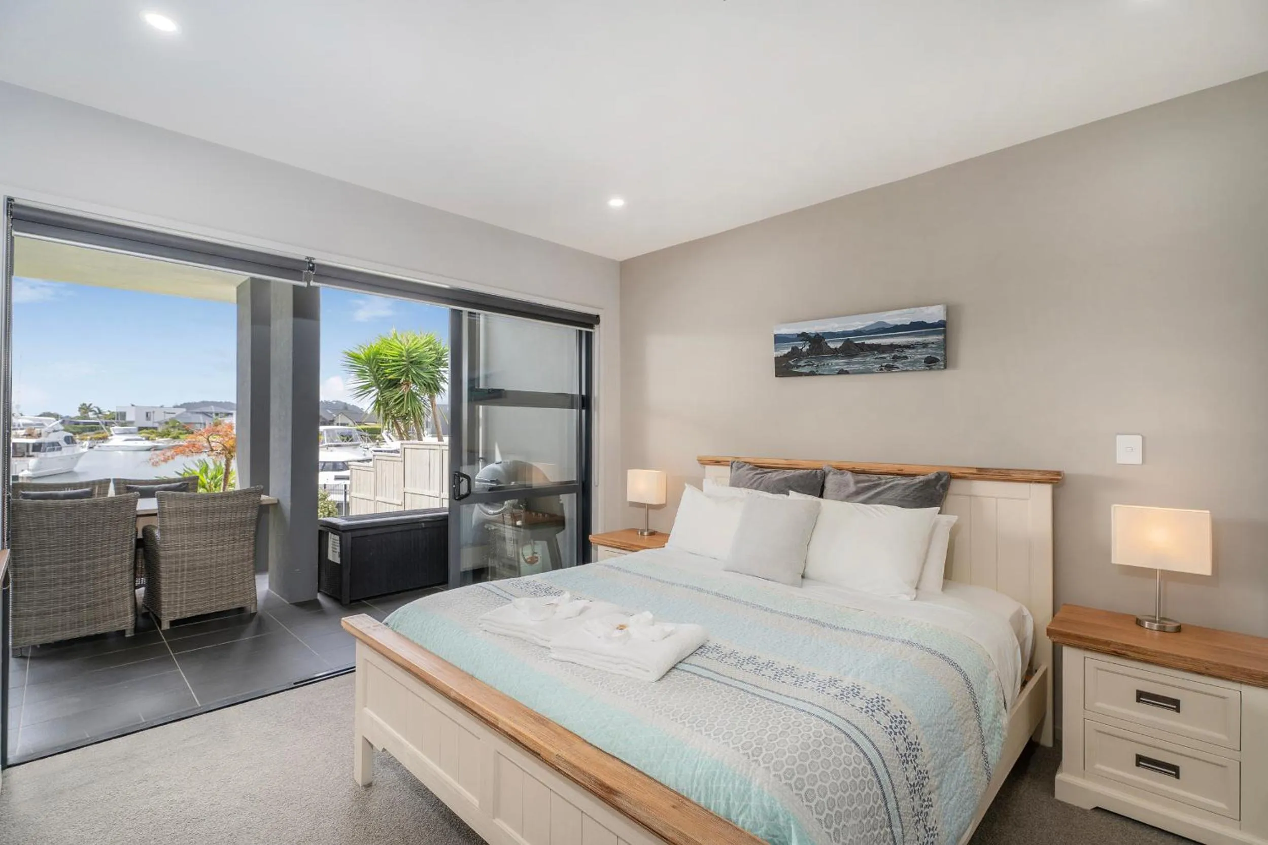 Bed in Sovereign Pier On The Waterways