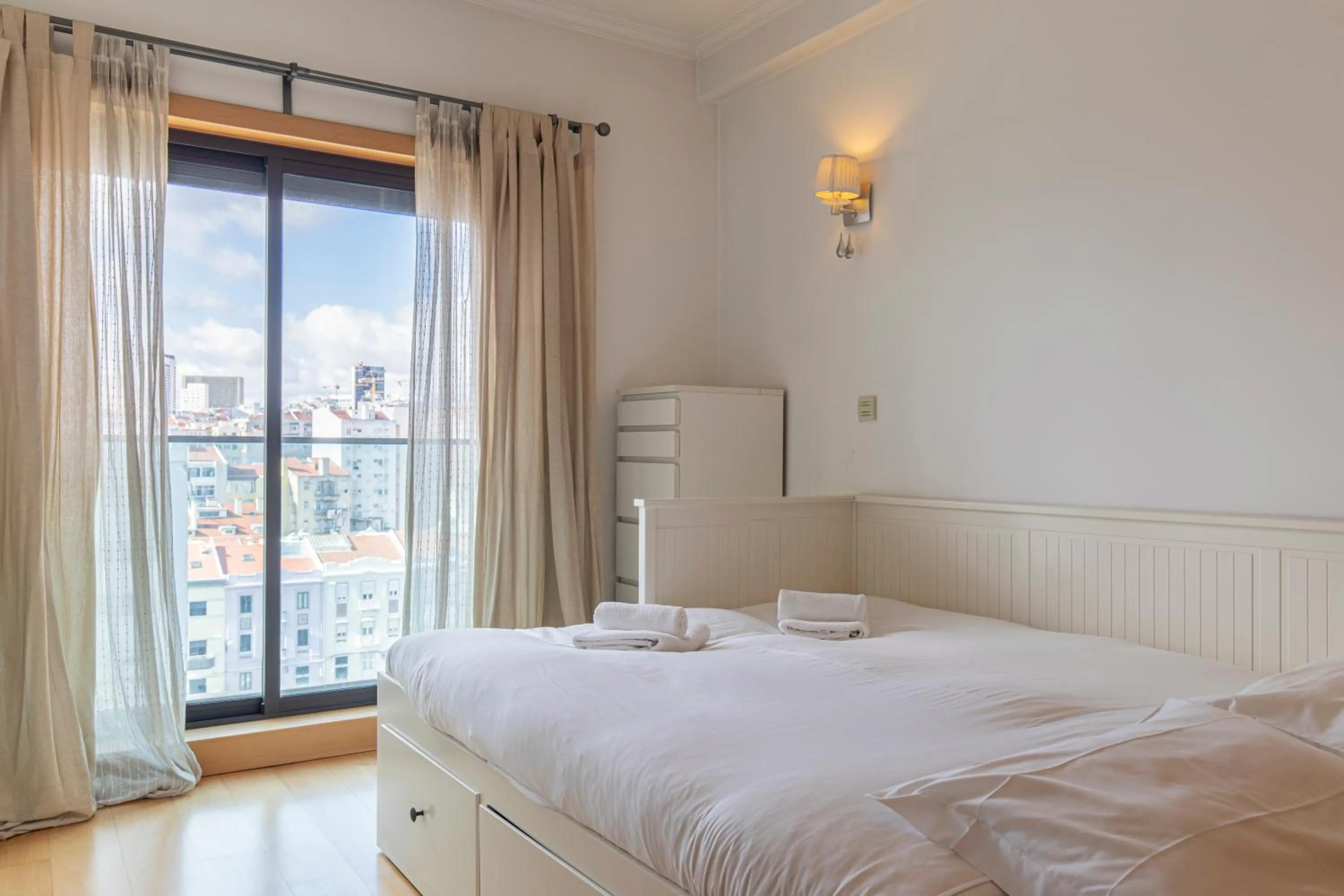 Balcony/Terrace, Bed in LovelyStay - Modern apartment in Anjos