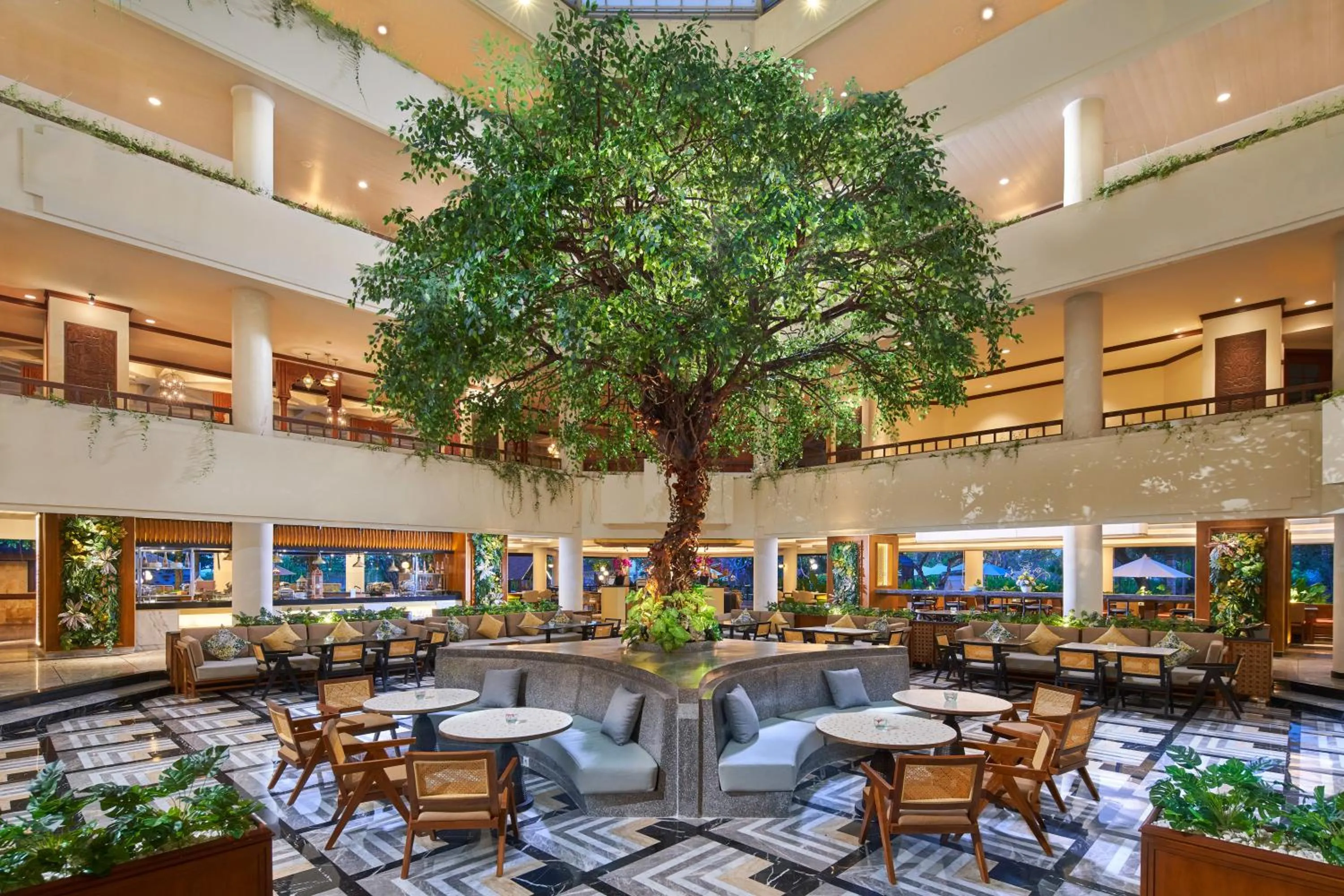 Restaurant/places to eat in Grand Mirage Resort & Thalasso Bali