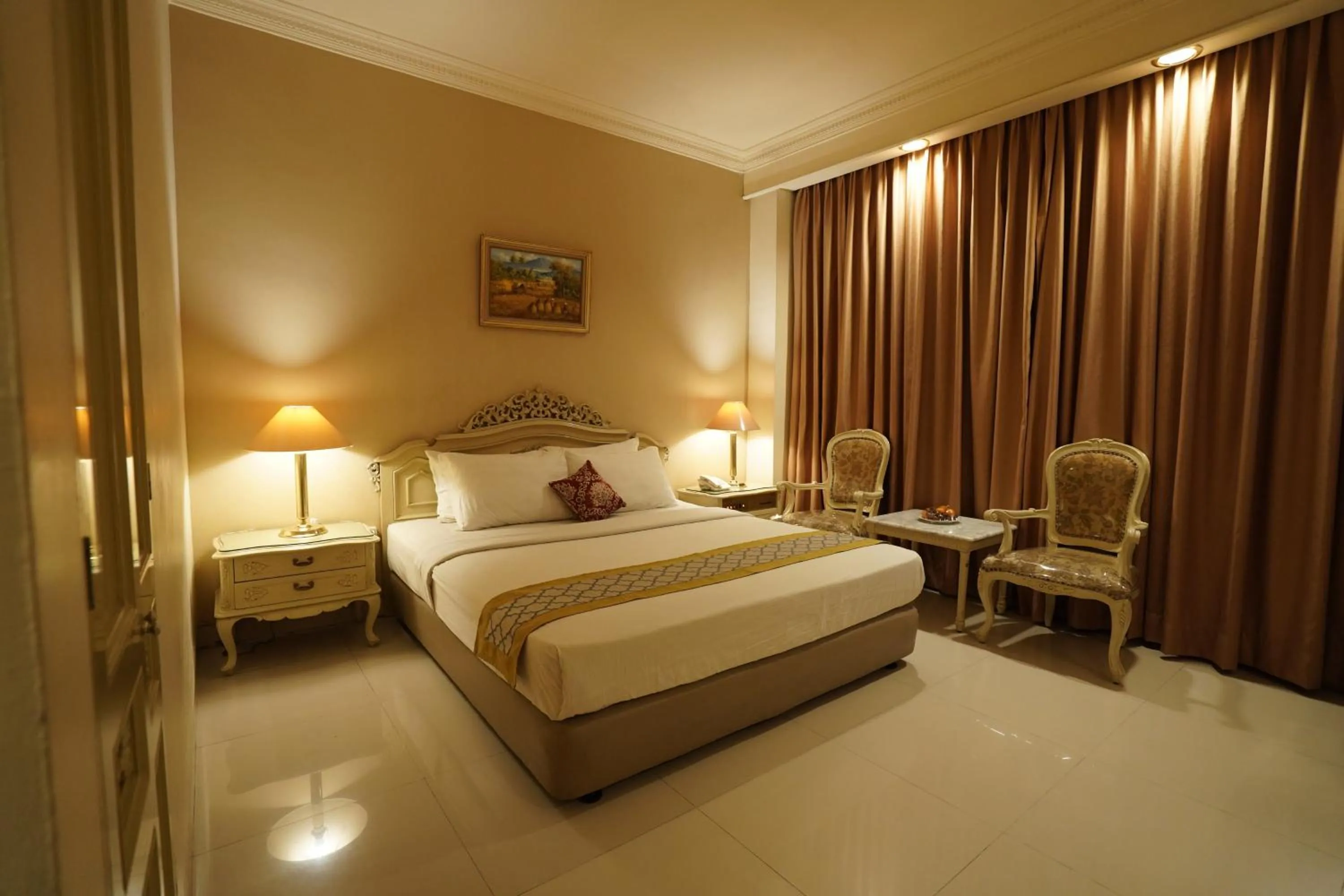 Bed in Hotel Indah Palace Solo