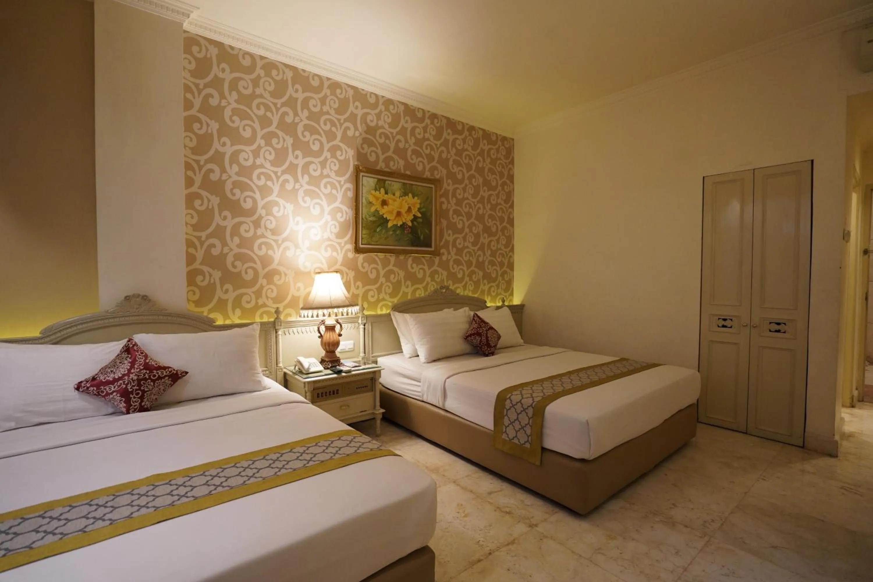 Bed in Hotel Indah Palace Solo