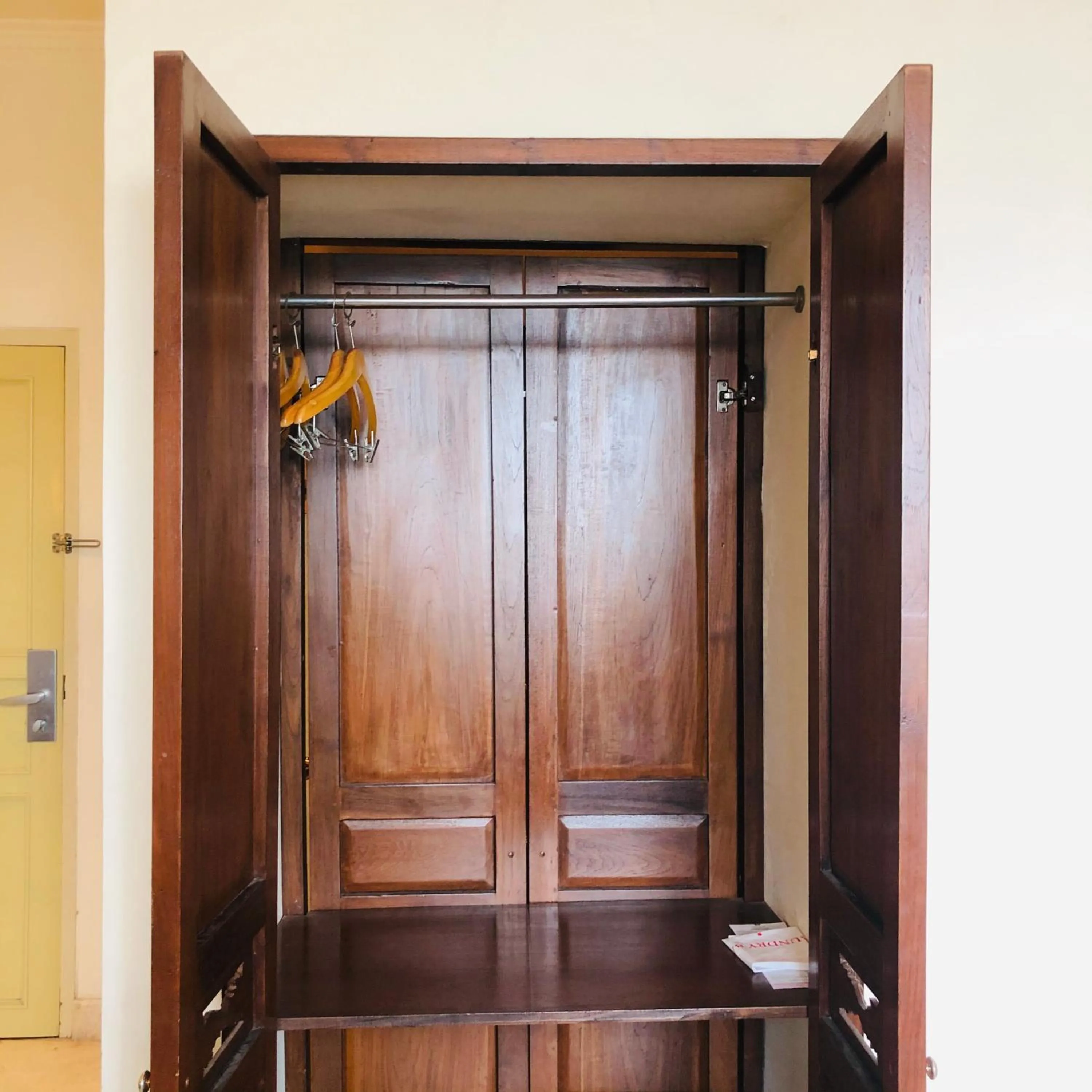 Facade/entrance in Hotel Indah Palace Solo