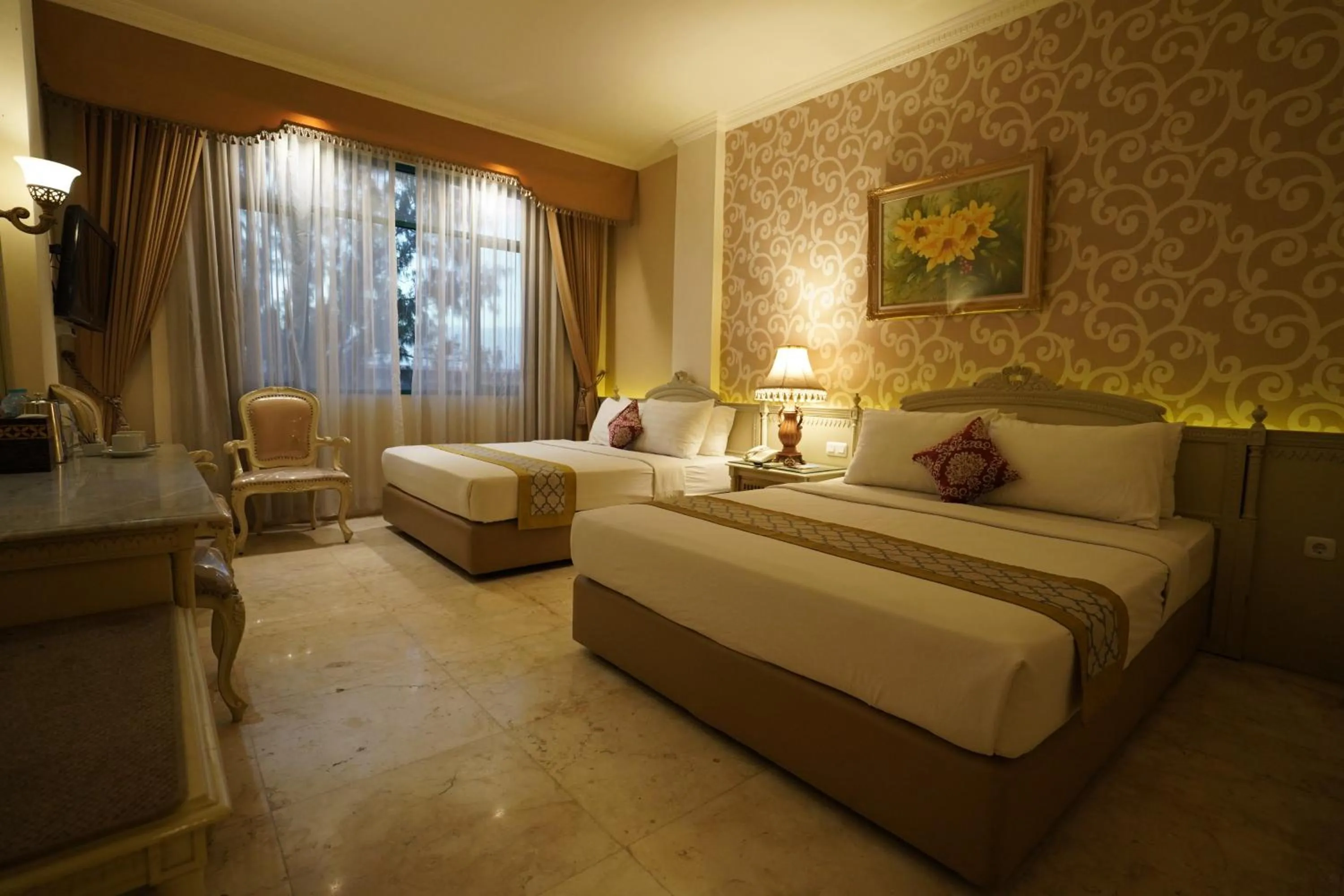 Bed in Hotel Indah Palace Solo