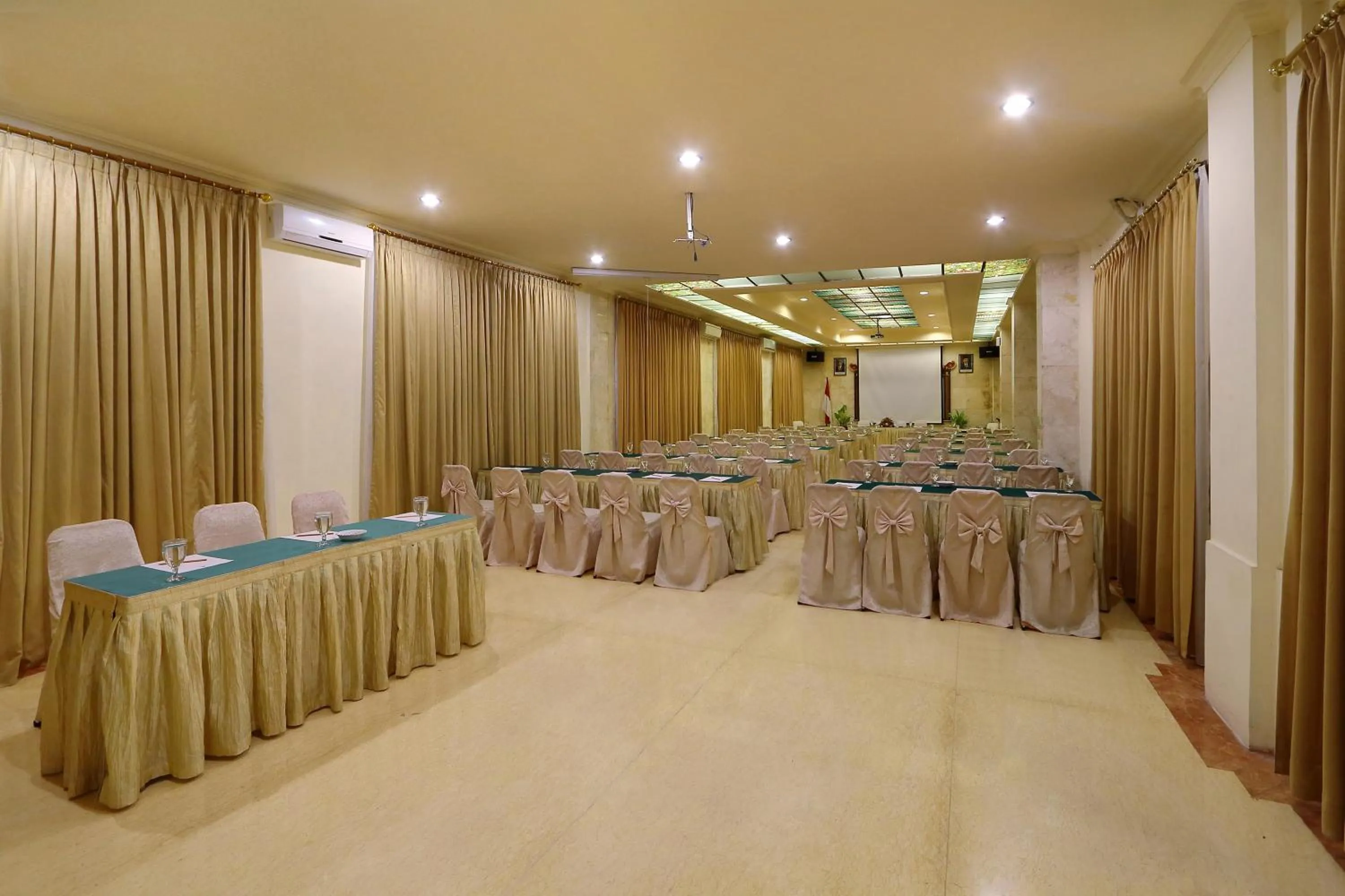 Banquet/Function facilities in Hotel Indah Palace Solo