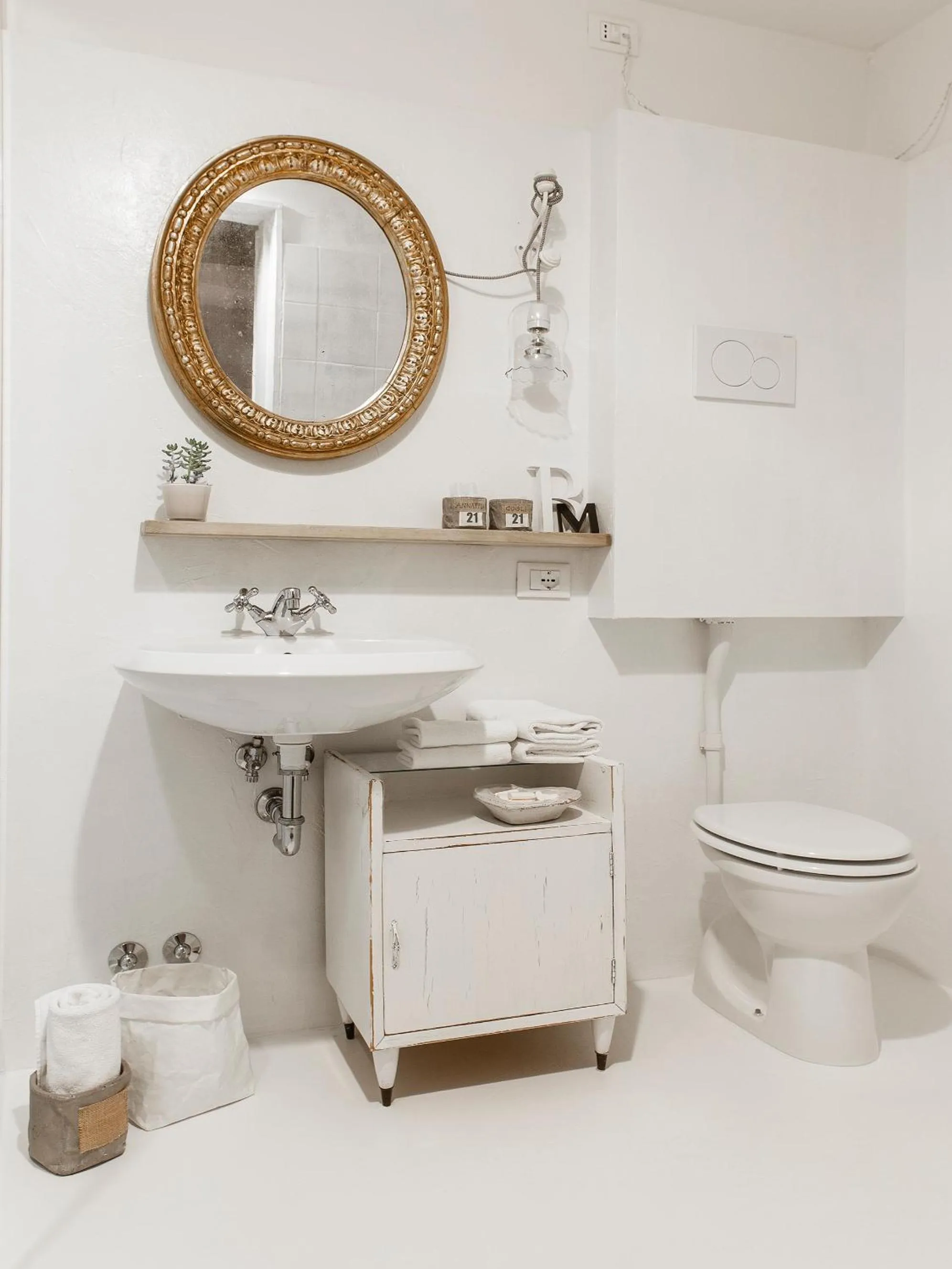 Bathroom in Hotel Cervetta 5