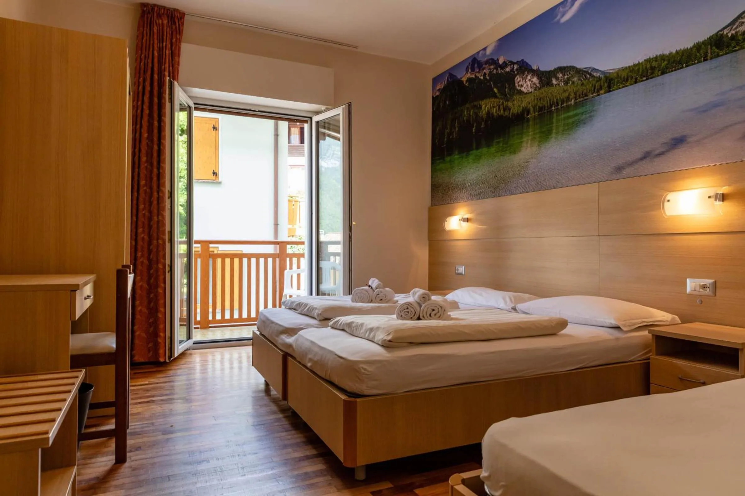 Bed in Hotel Lory - Molveno - Dolomiti