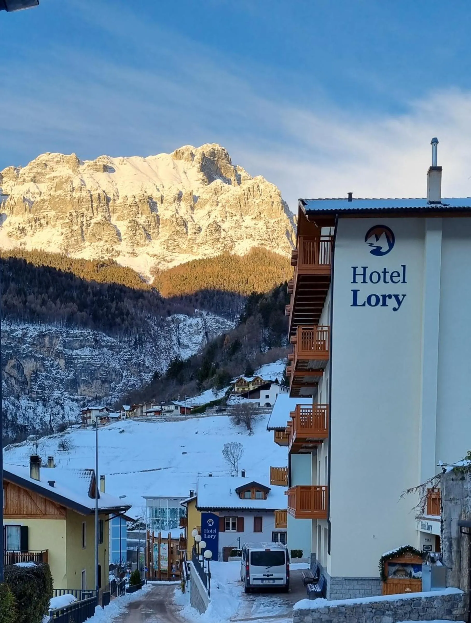 Property building in Hotel Lory - Molveno - Dolomiti