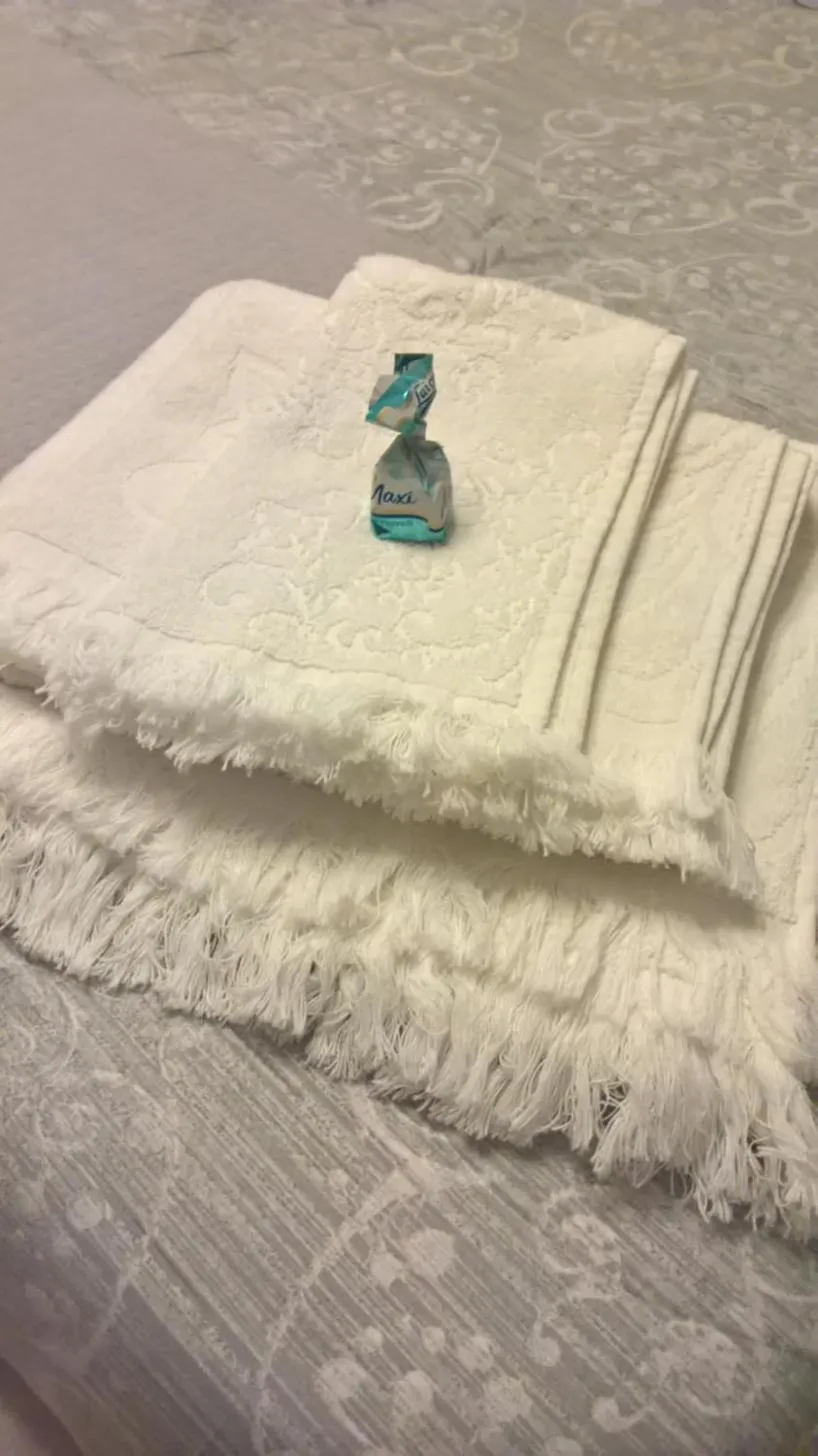 Decorative detail, Bed in ACERO ROSSO B&B in Franciacorta