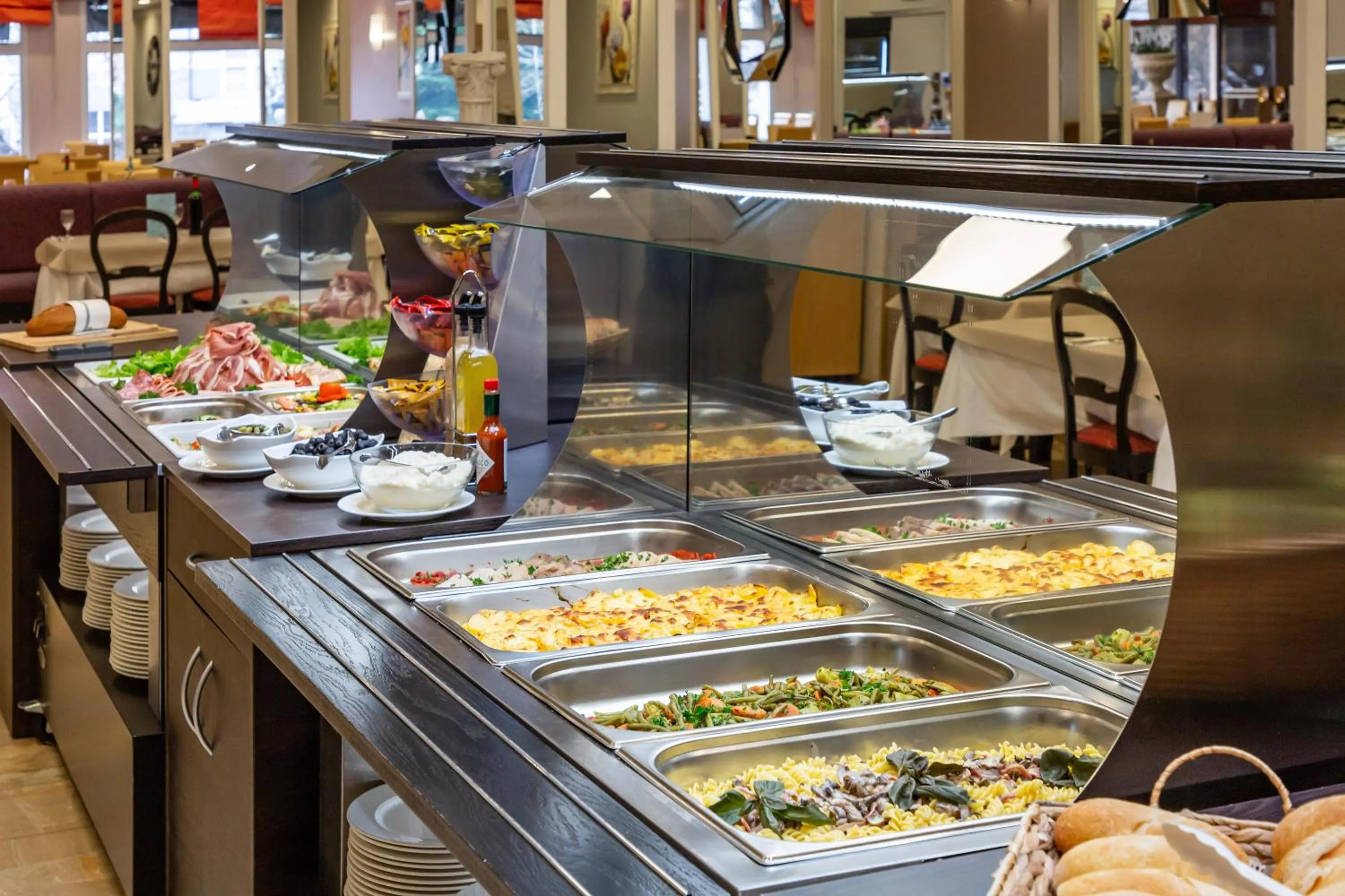 Restaurant/places to eat in Hôtel Miramont