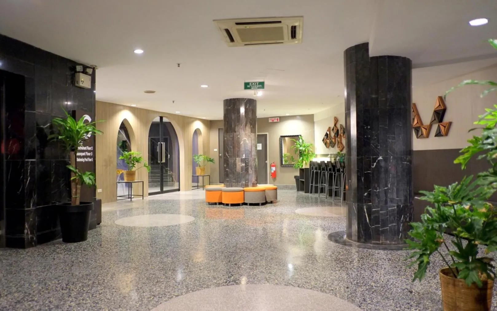 Communal lounge/ TV room in I Pavilion Hotel Phuket