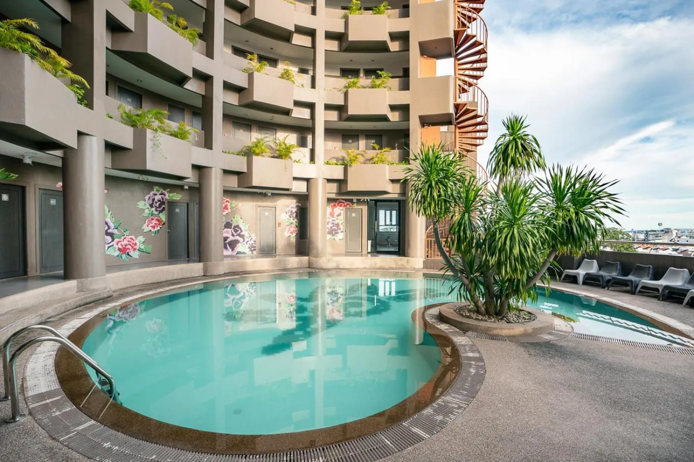 Swimming pool in I Pavilion Hotel Phuket