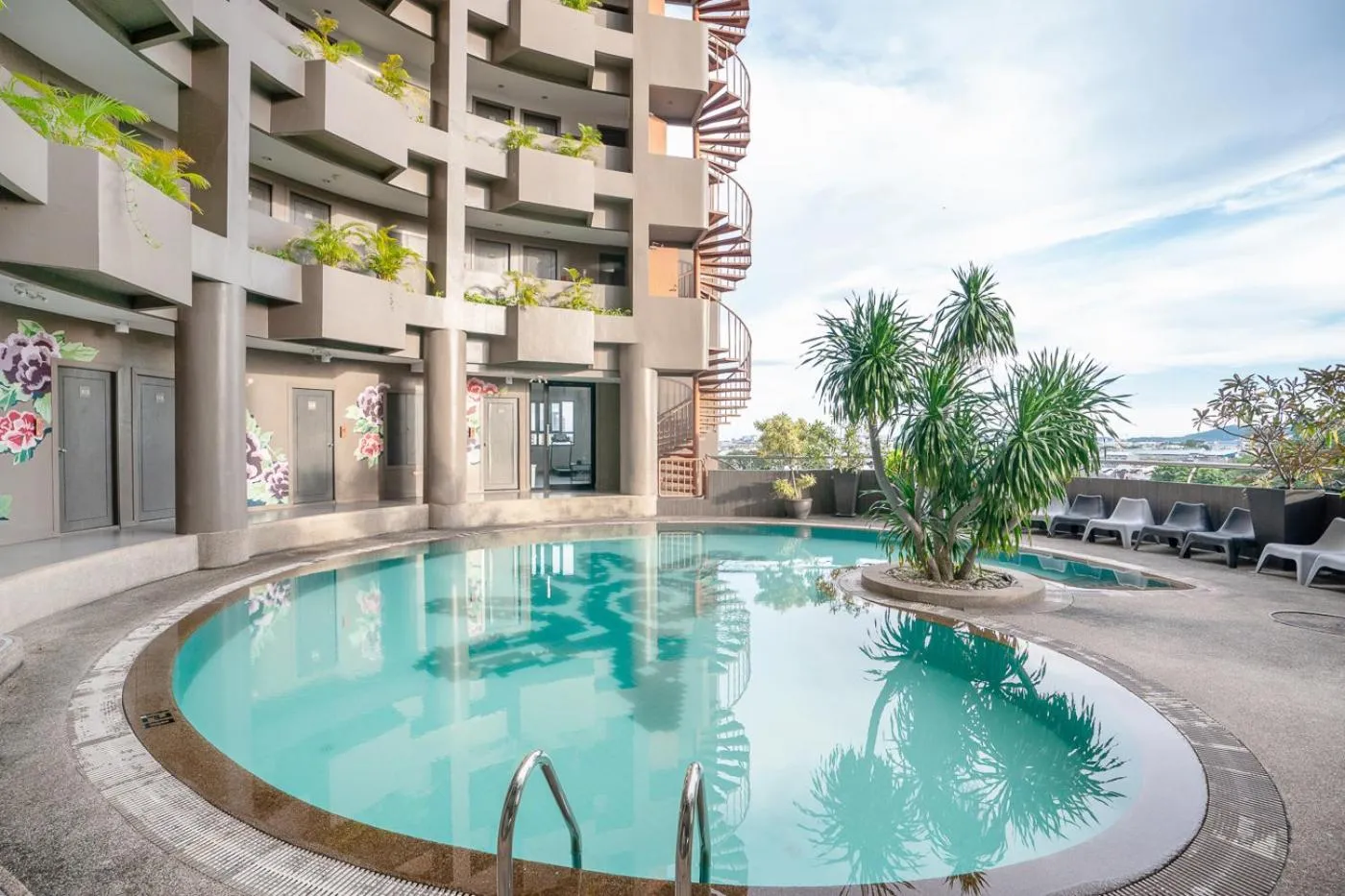 Swimming pool in I Pavilion Hotel Phuket