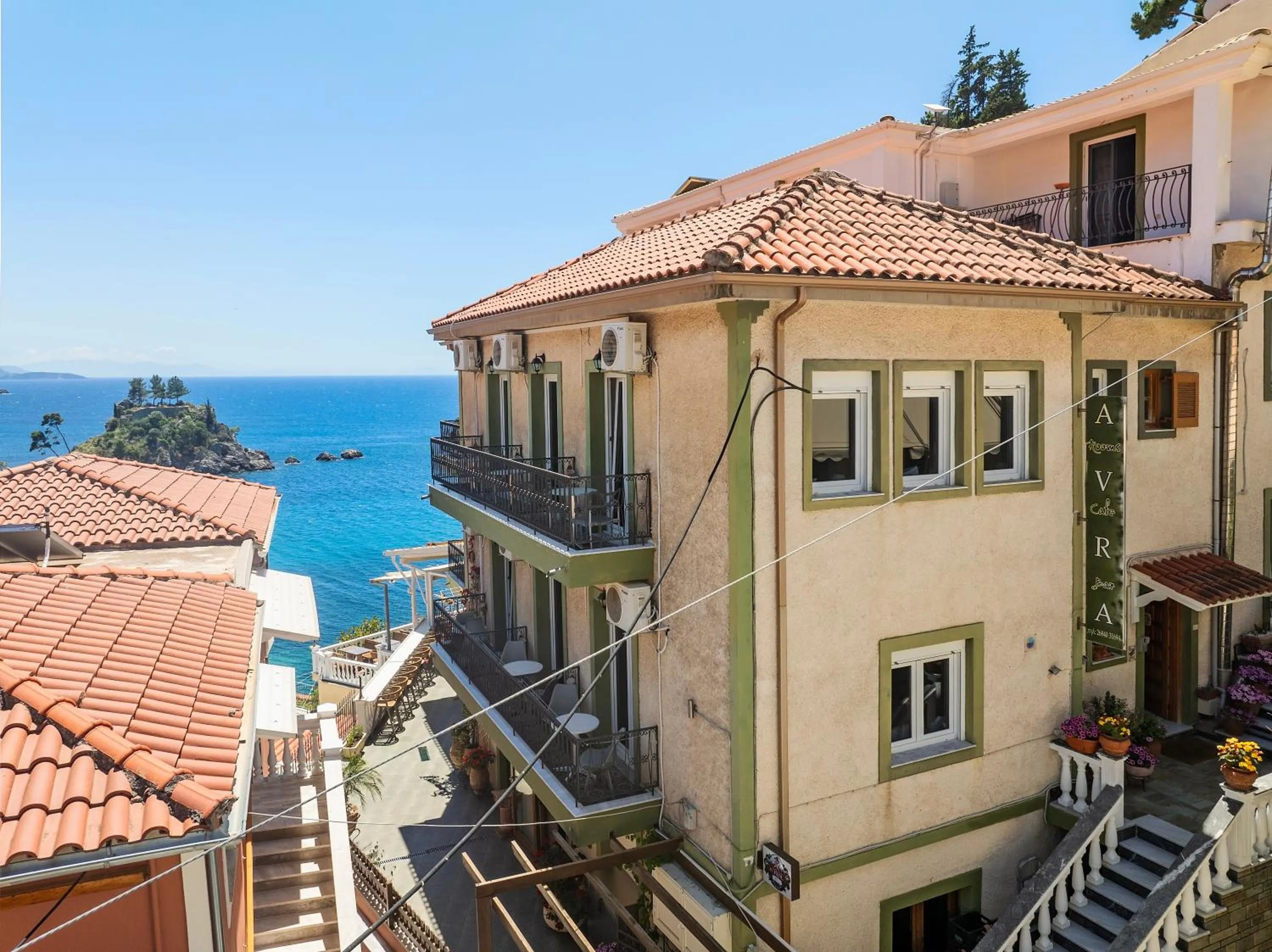 Property building in Avra