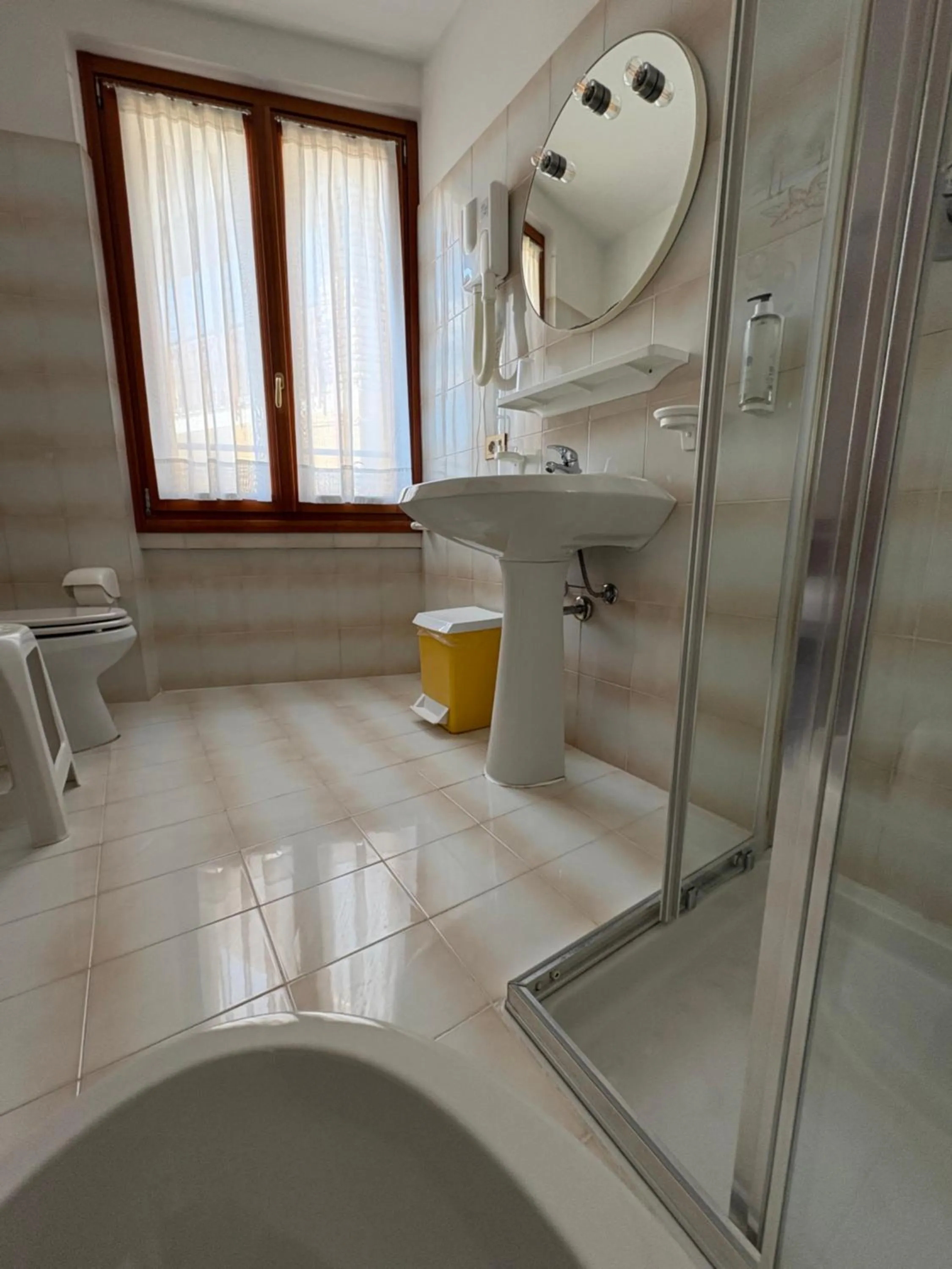 Bathroom in Garnì Hotel Tignale