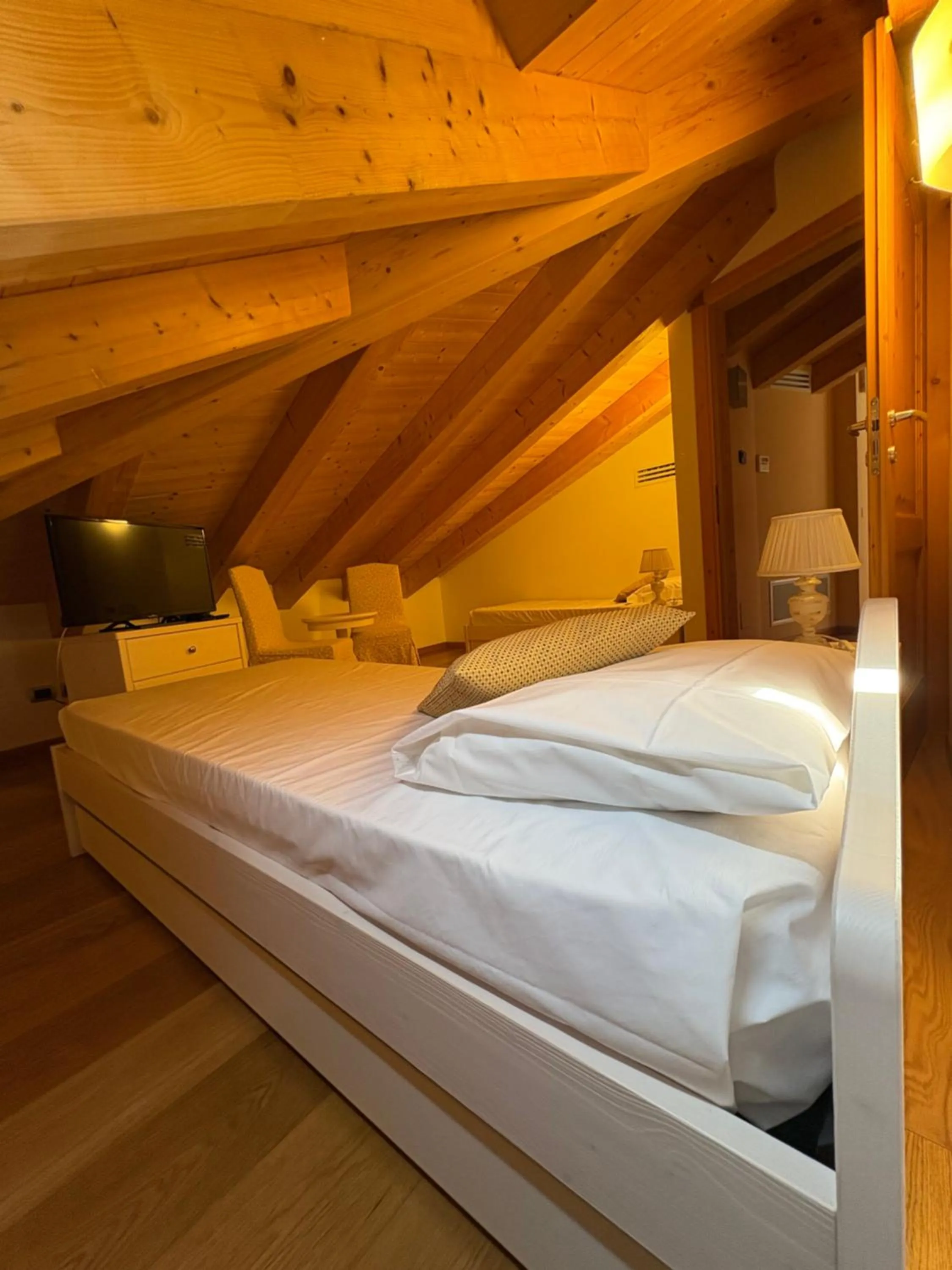 Photo of the whole room, Bed in Garnì Hotel Tignale