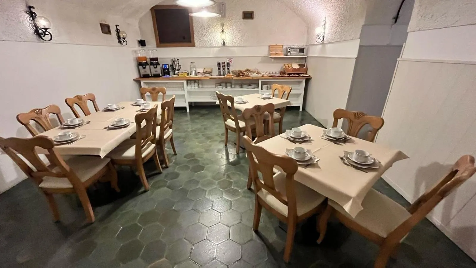 Breakfast in Garnì Hotel Tignale