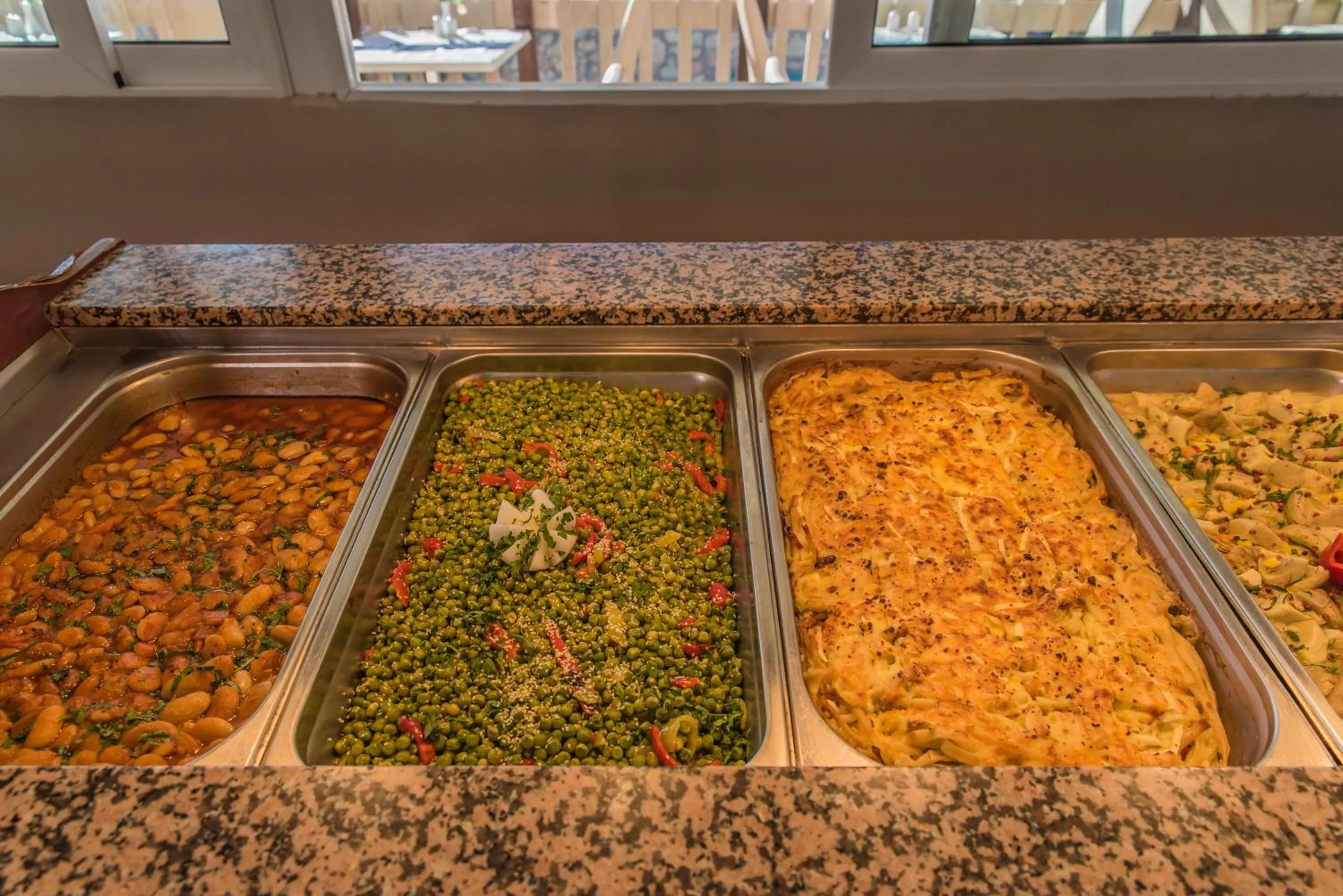 Restaurant/places to eat in Planos Beach Hotel