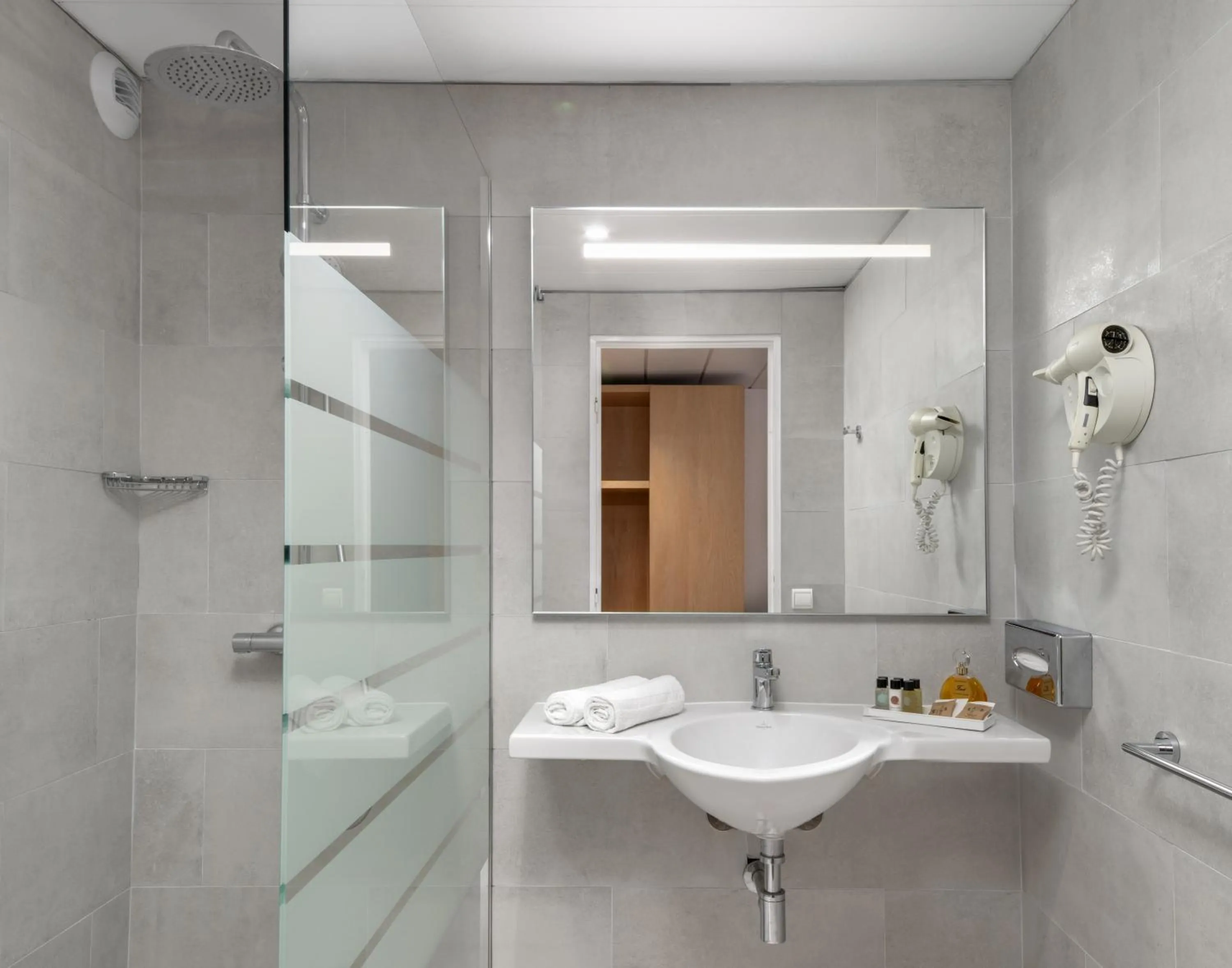 Bathroom in Hôtel Eliseo