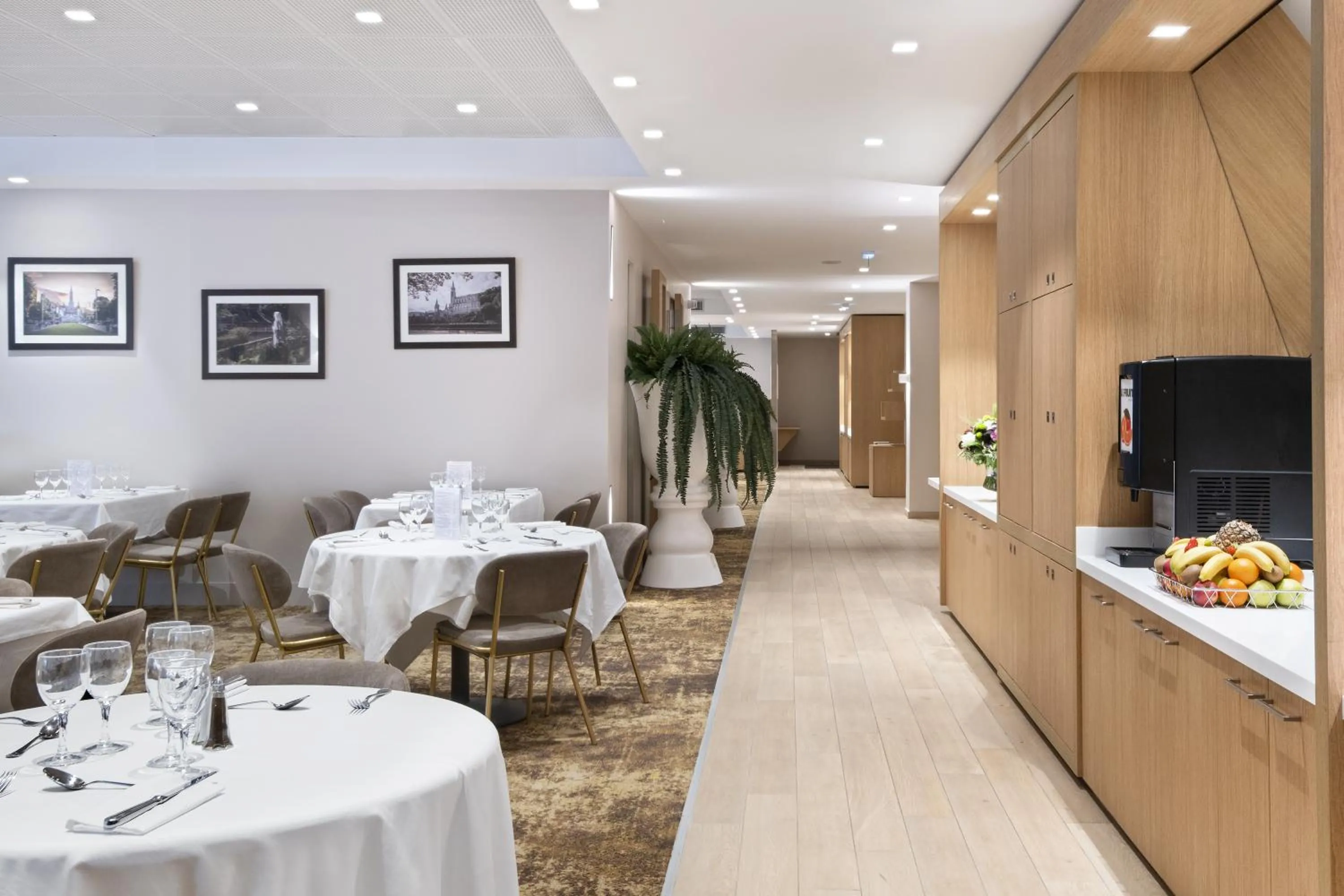 Restaurant/places to eat in Hôtel Eliseo