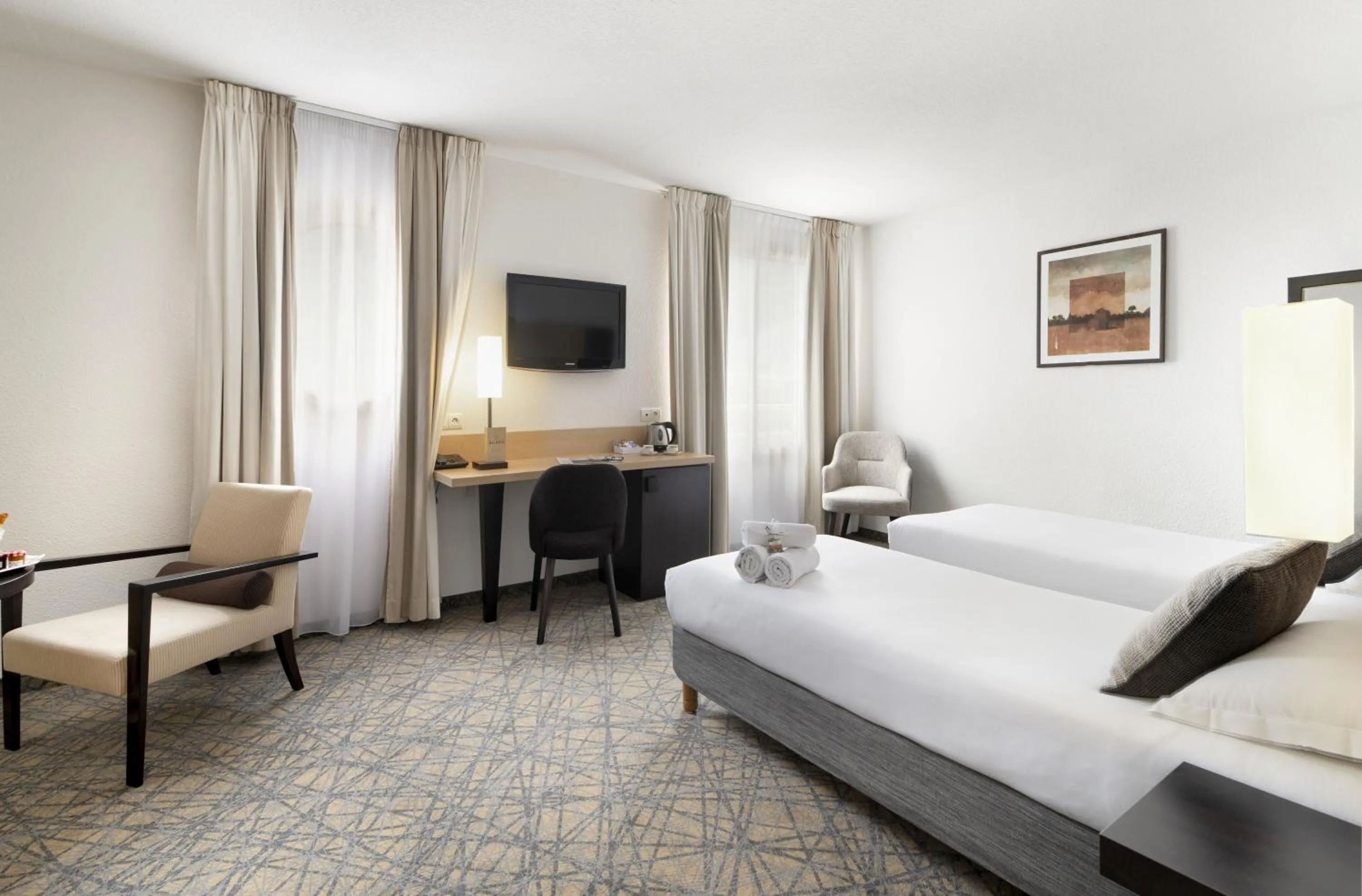 Photo of the whole room, Bed in Hôtel Eliseo