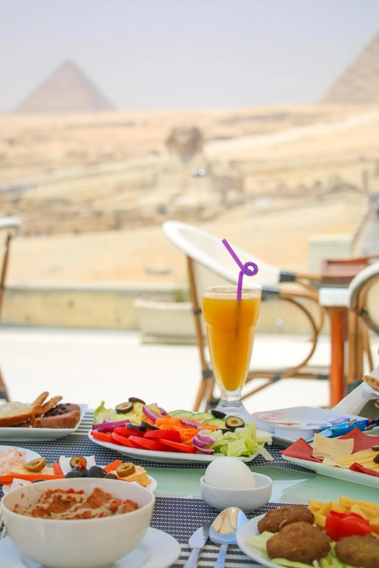Restaurant/places to eat in Pyramids Valley Boutique Hotel