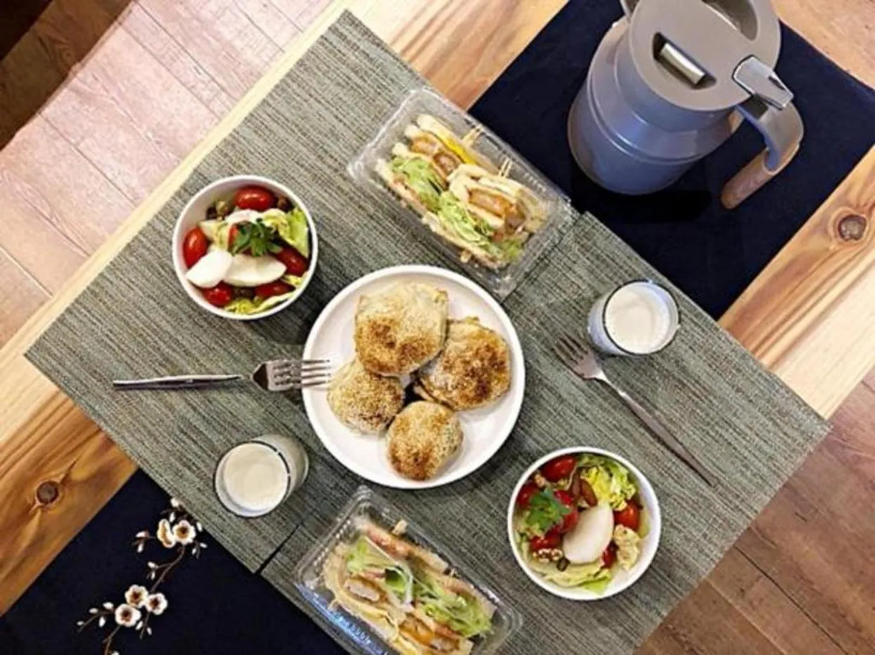 Breakfast in The Sunbeam Hideaway B&B