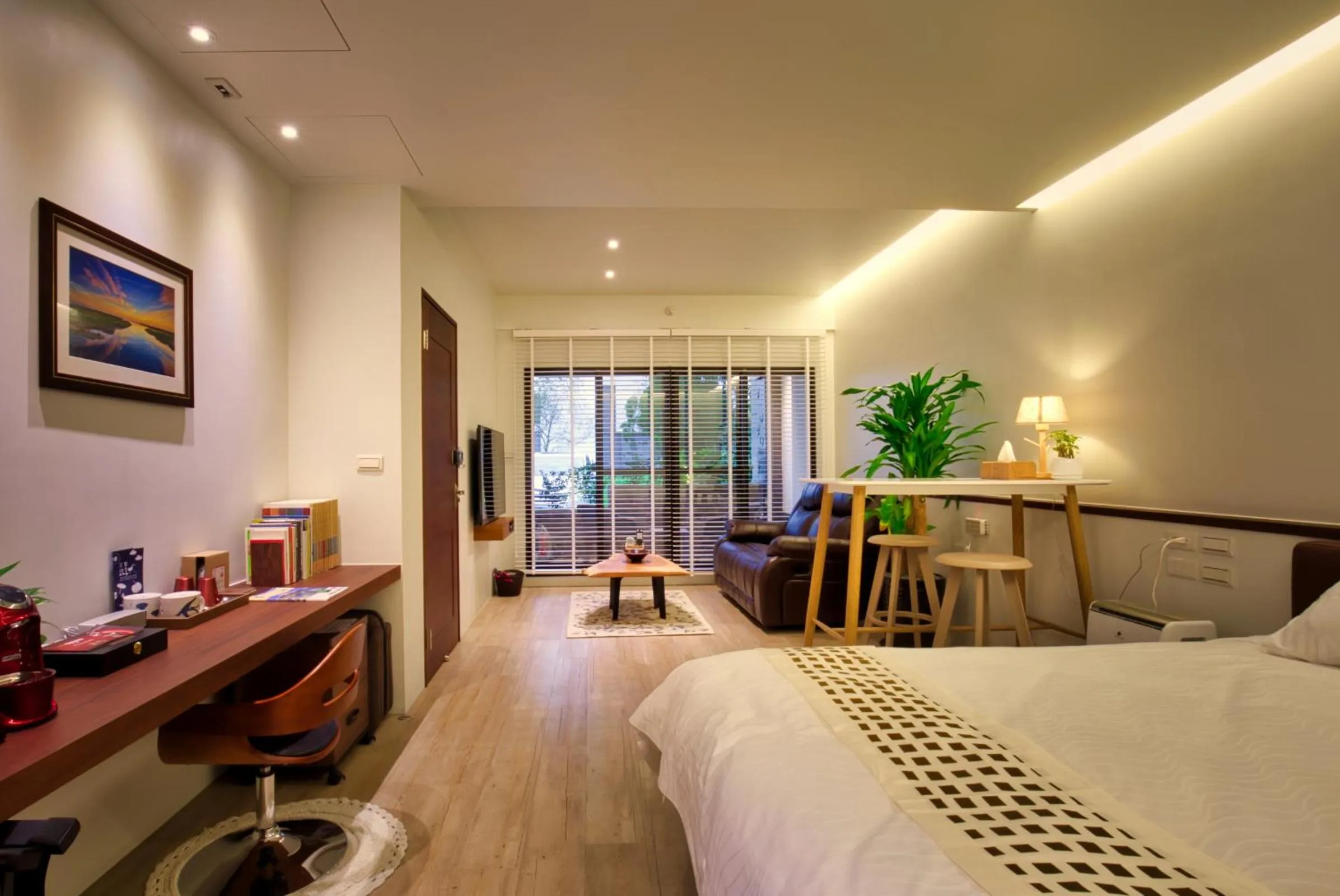 Bed in The Sunbeam Hideaway B&B