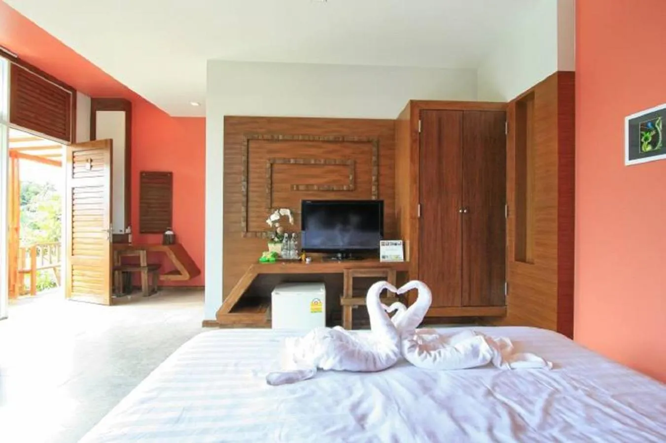 Photo of the whole room, Bed in Nana Resort Kaeng Krachan