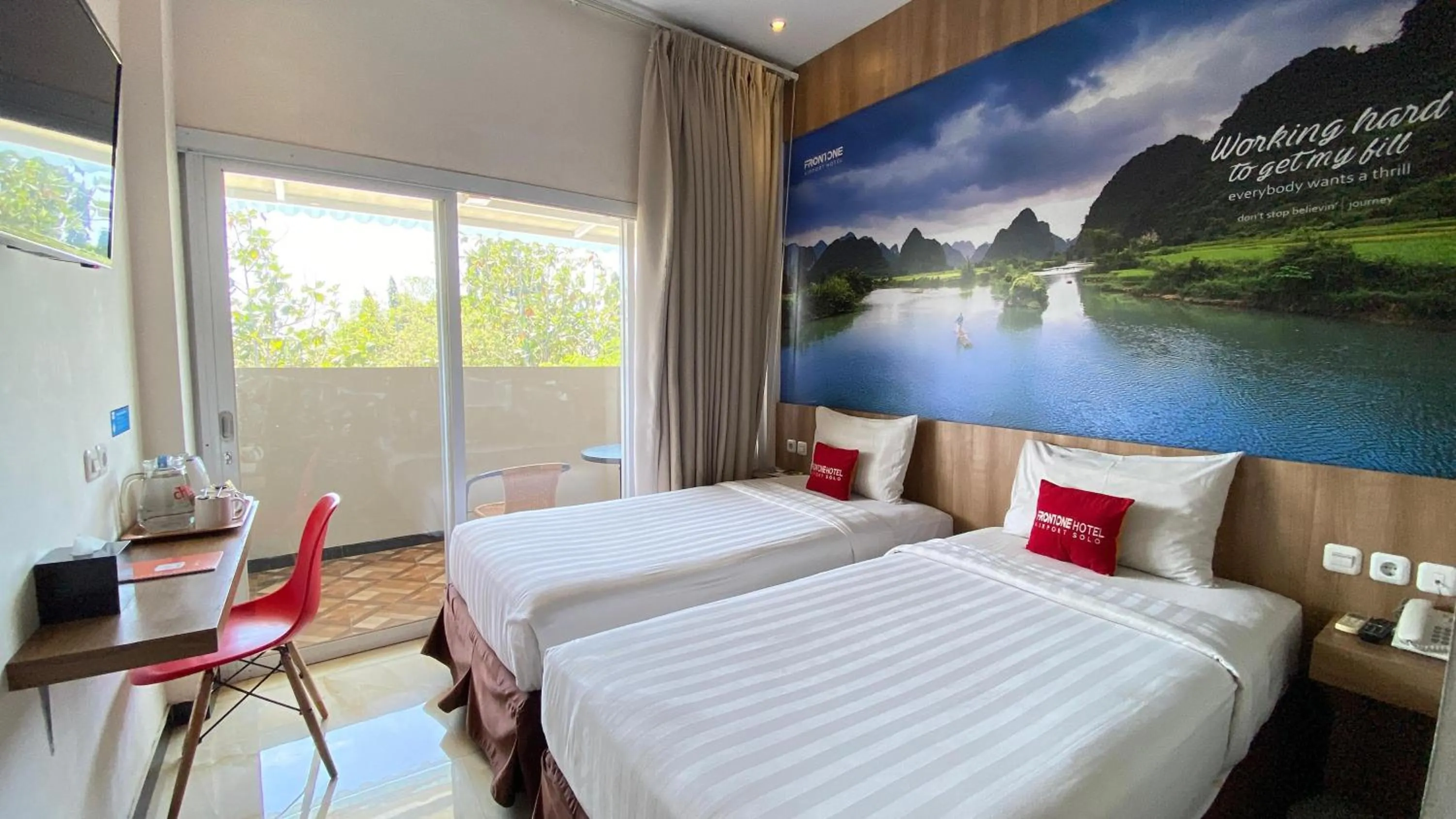 Bed in Front One Hotel Airport Solo