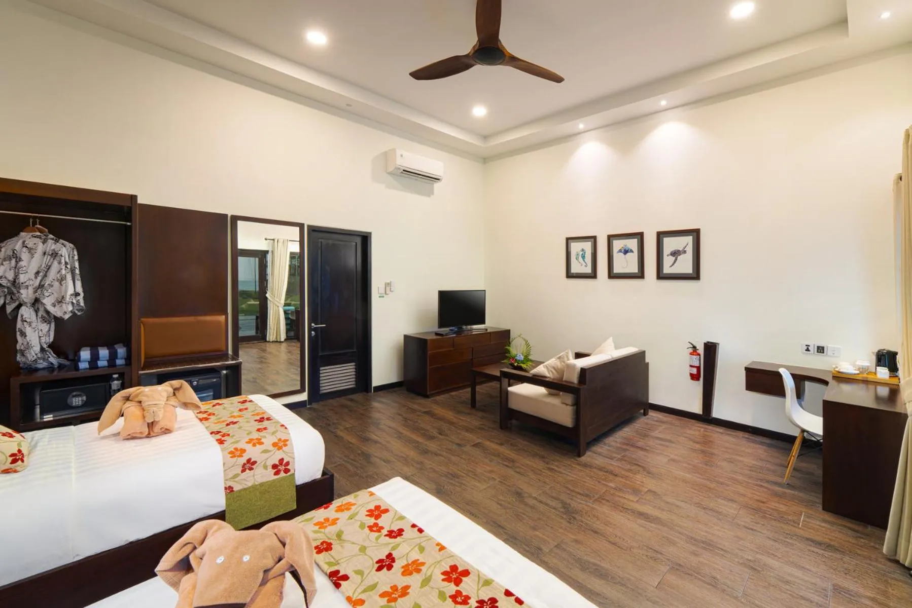 Bed in Mayang Sari Beach Resort