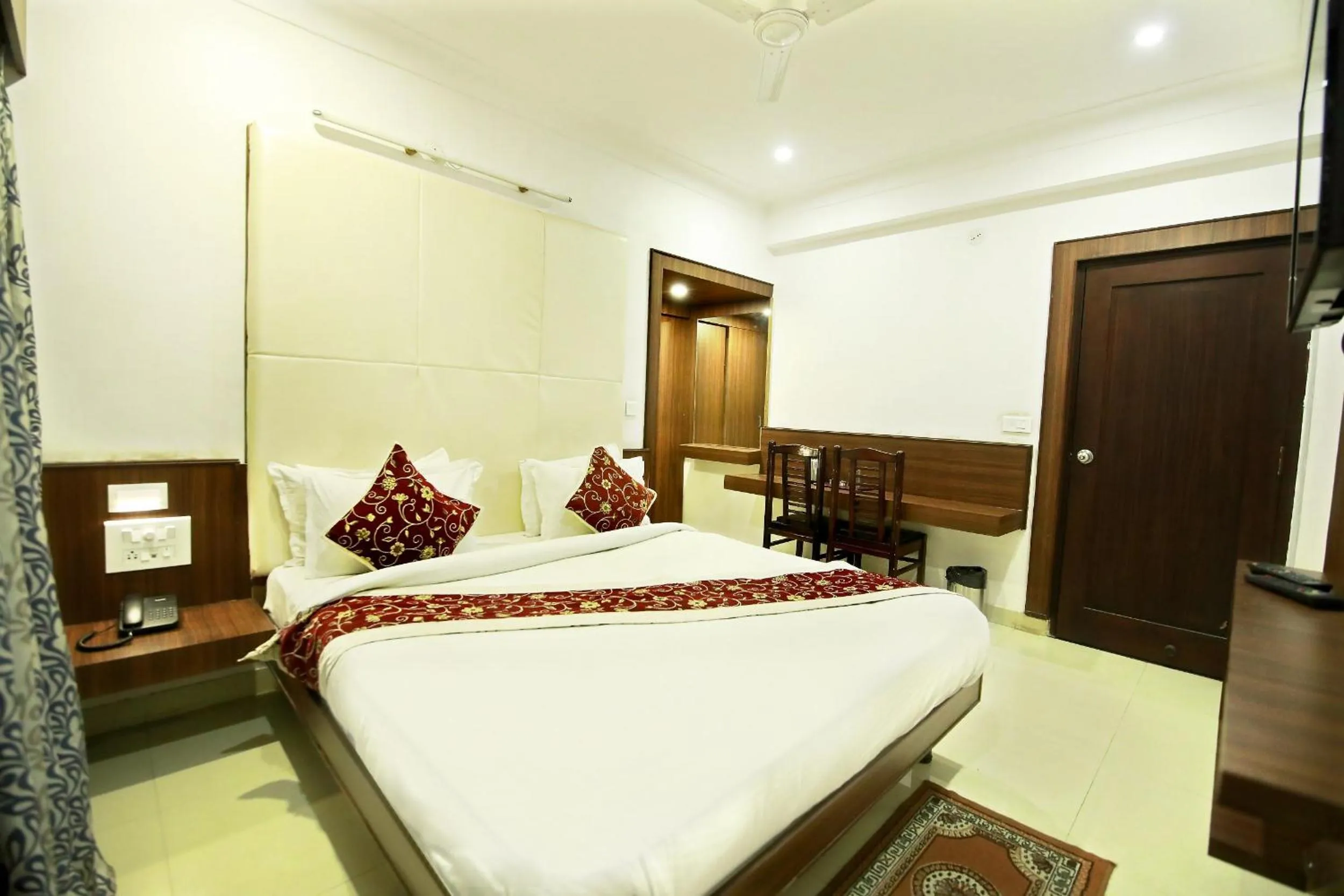 Bedroom in Hotel Sunflower Udaipur