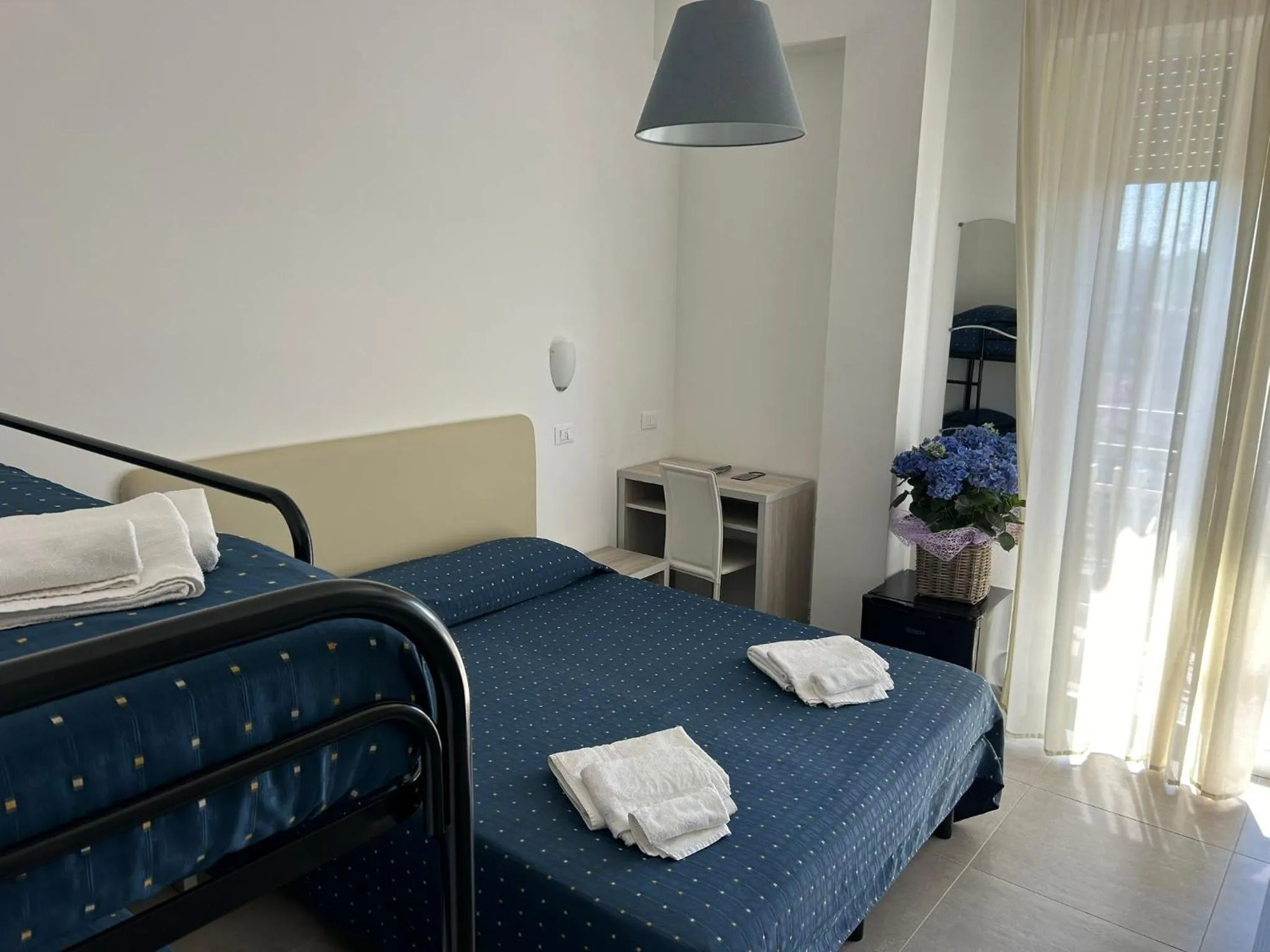 Bedroom, Bed in Hotel Concorde